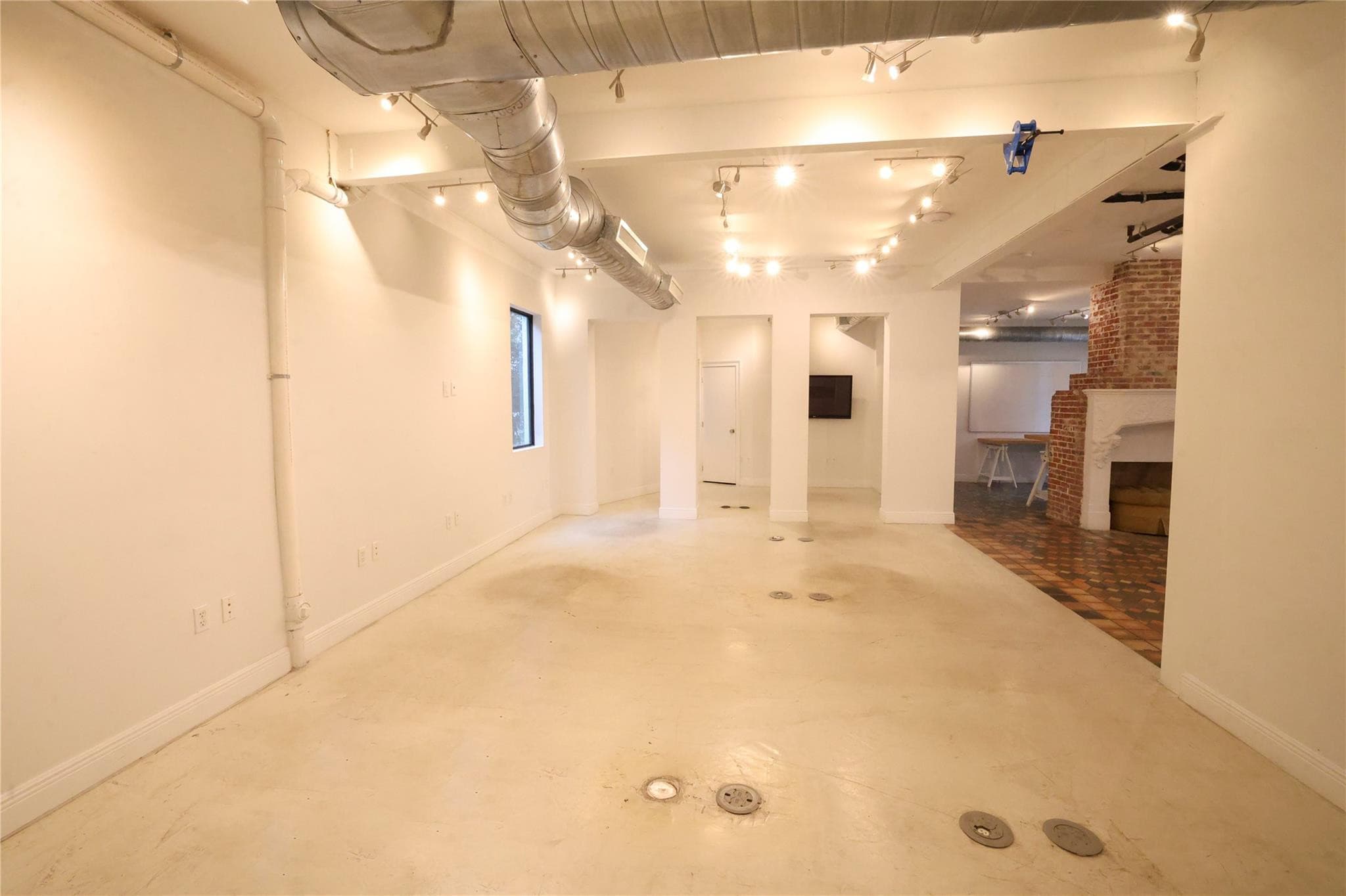 445 NE 56, Miami, FL 33137 — photo 13 of 38