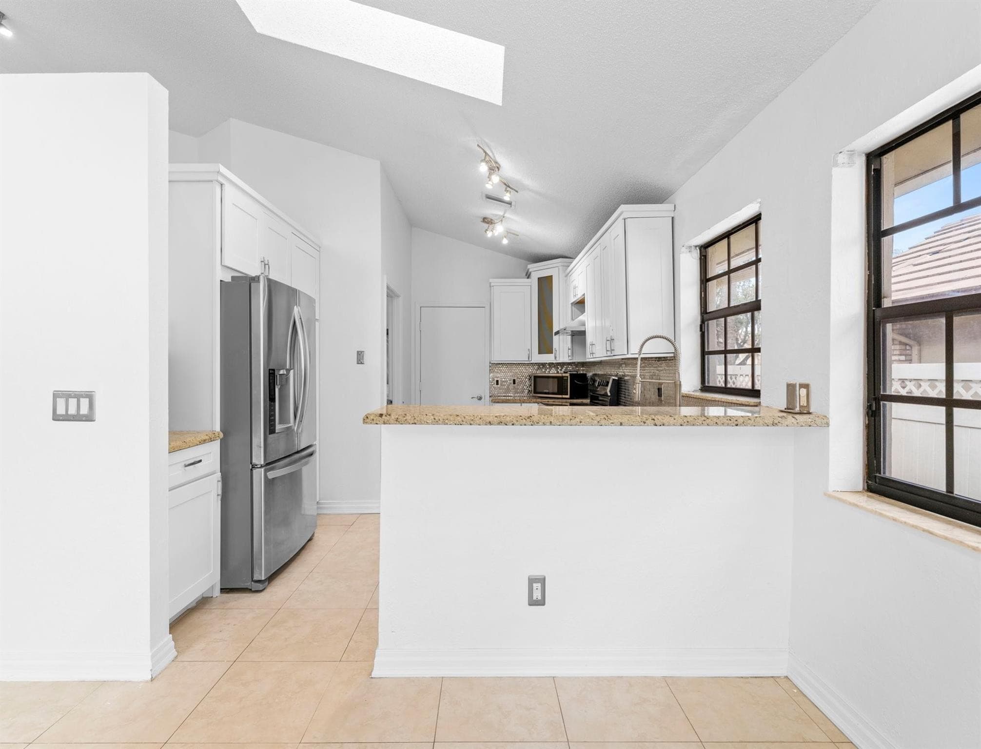 Single Family Residence in Boynton Beach — photo 4 of 31