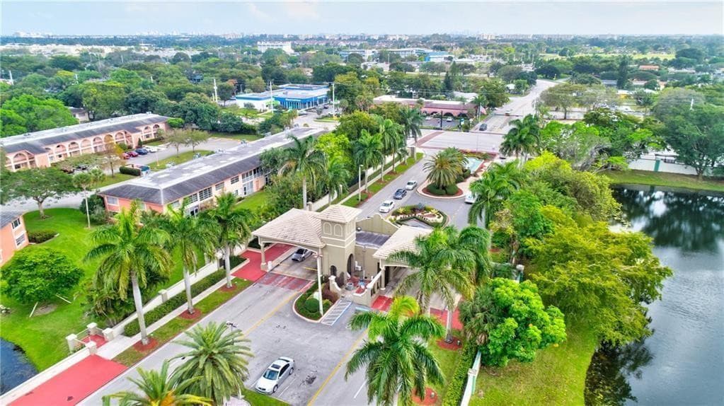 2302 Lucaya Lane E3, Coconut Creek, FL 33066 — photo 24 of 87