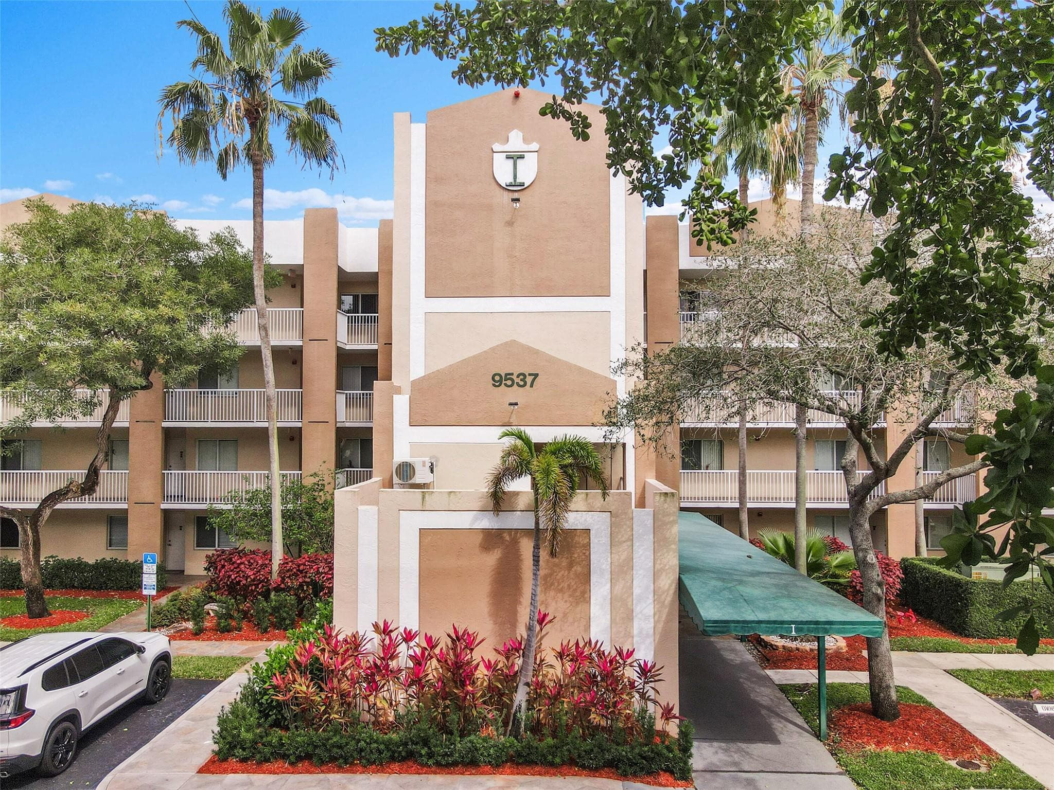 9537 Weldon Circle 202, Fort Lauderdale, FL 33321 — photo 30 of 54