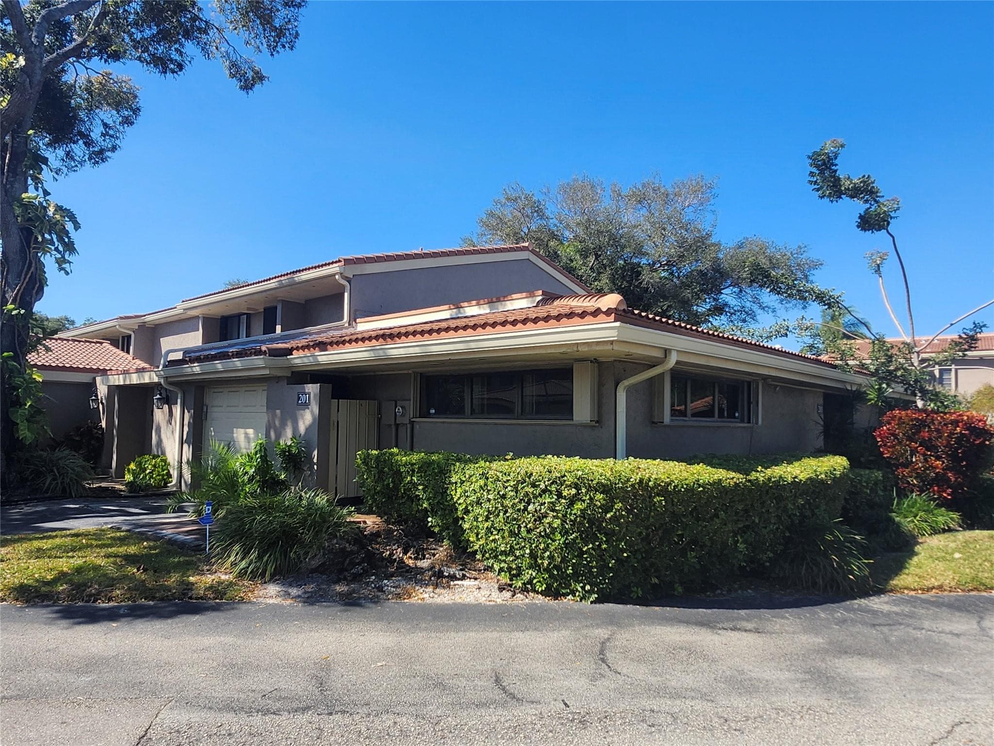 201 Dunwoody Lane 17-87, Hollywood, FL 33021 — photo 2 of 32