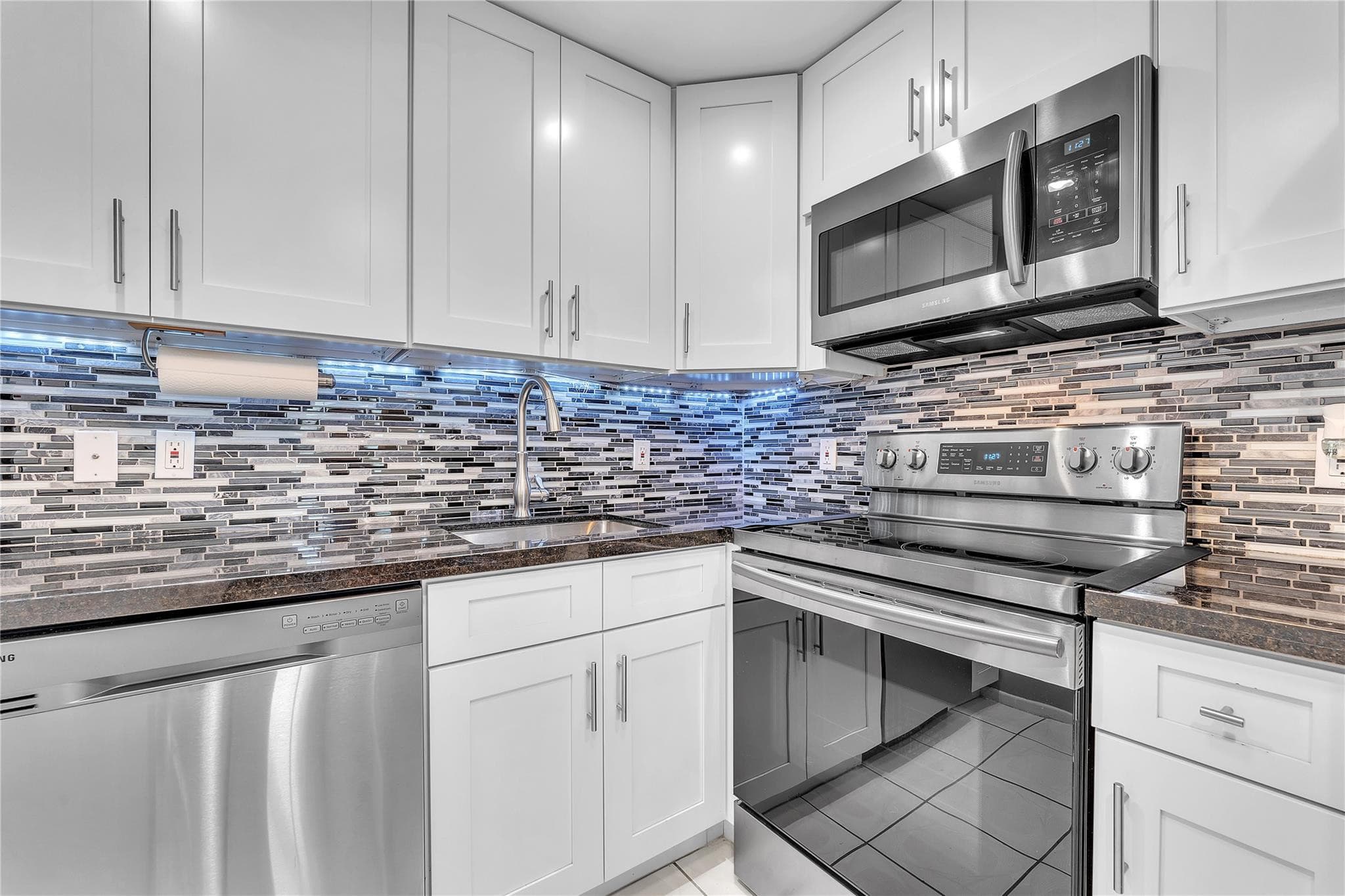 290 Farnham M, Deerfield Beach, FL 33442 — photo 9 of 44