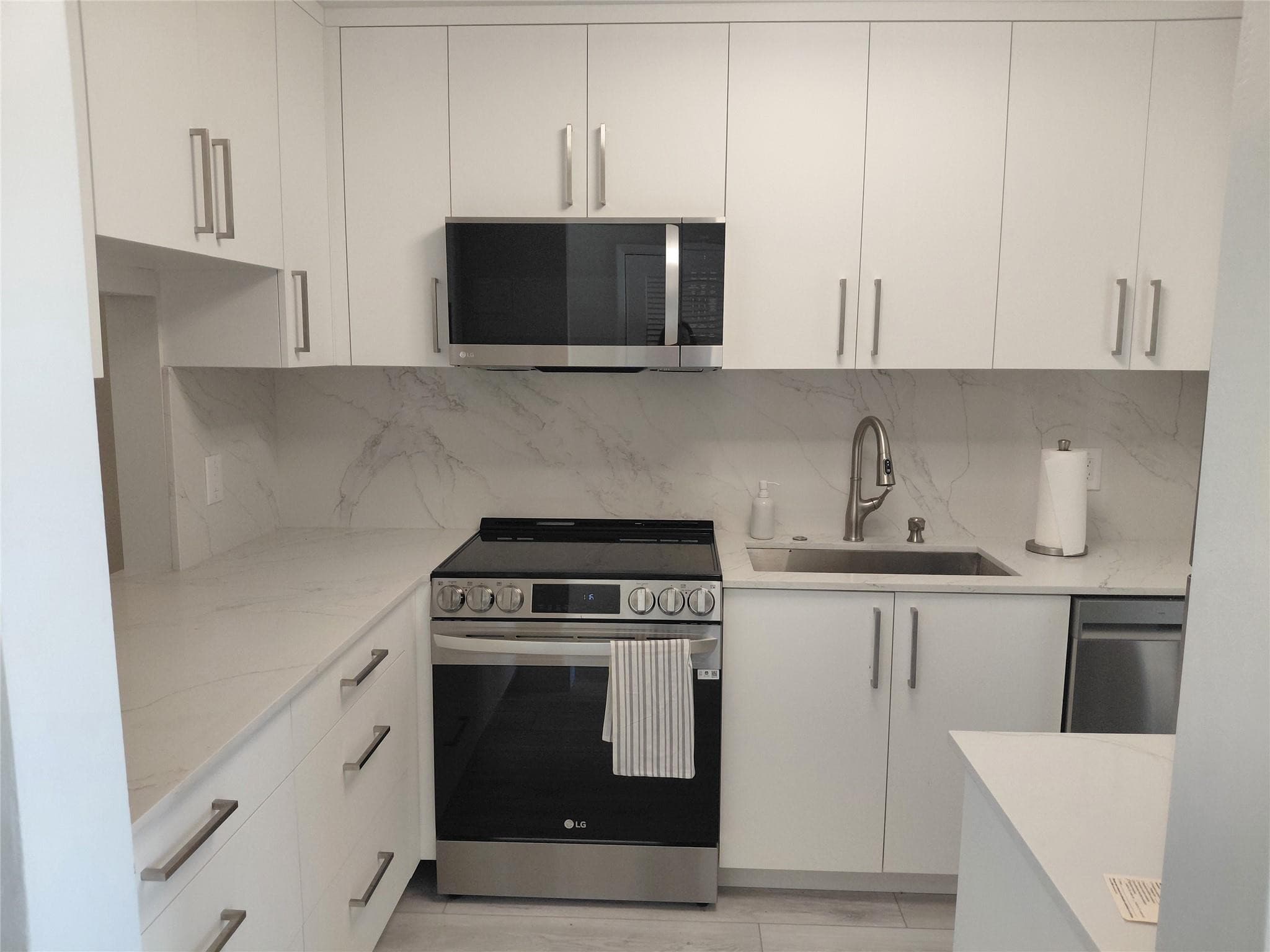 1951 NE 39th Street 127, Lighthouse Point, FL 33064 — photo 2 of 36