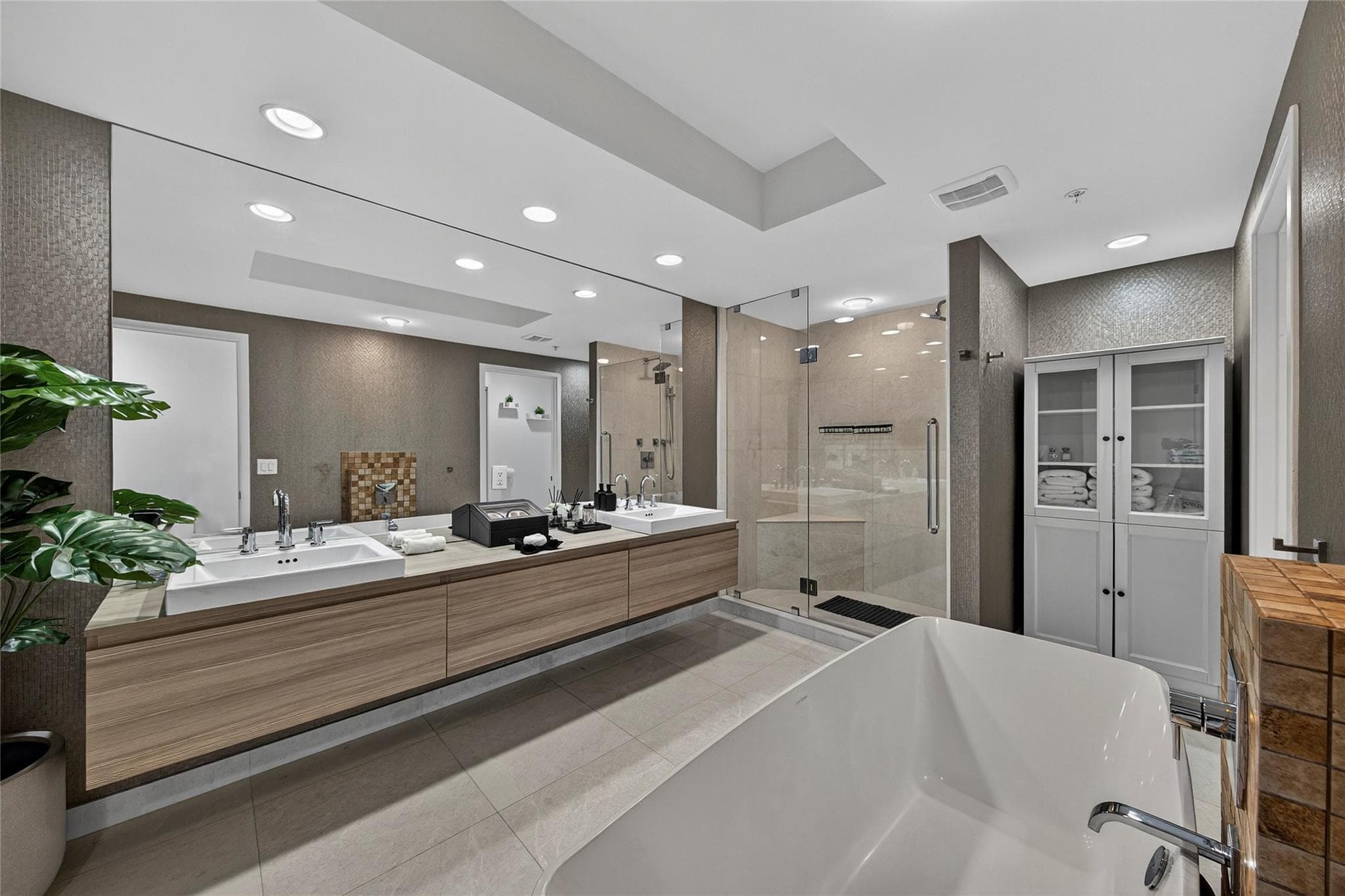 17301 Biscayne Boulevard 506, Aventura, FL 33160 — photo 29 of 54