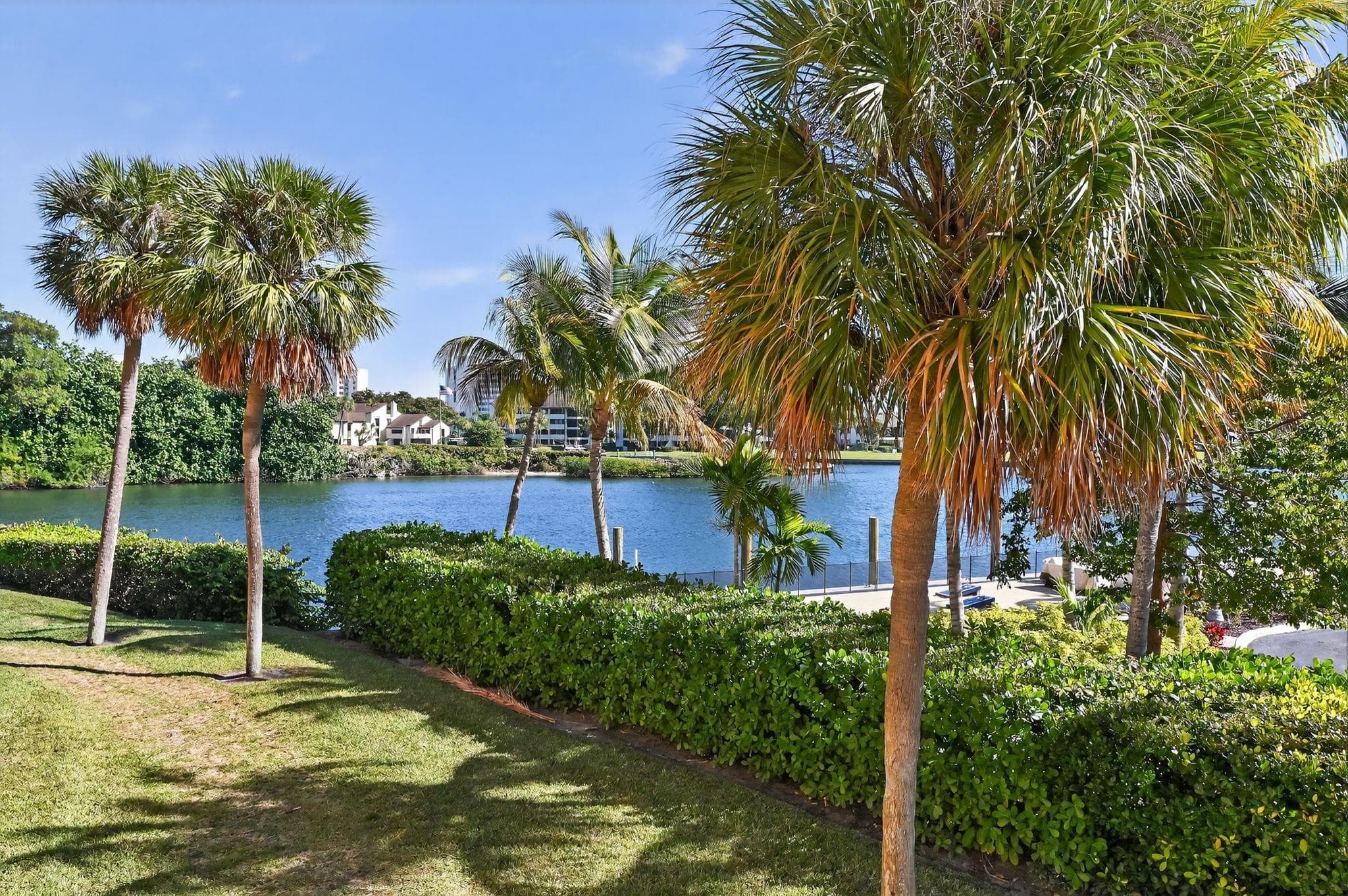1036 US Highway 1 123, North Palm Beach, FL 33408 — photo 25 of 30