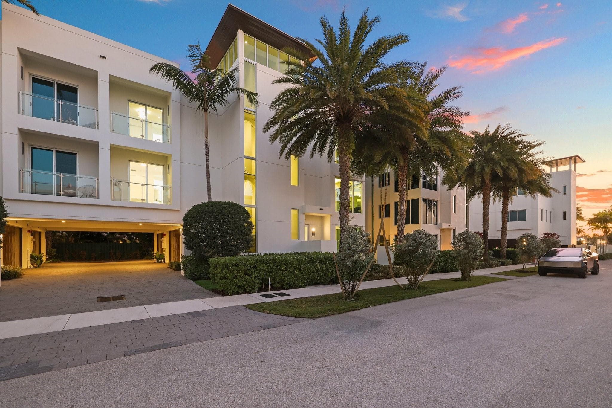 238 Shore Court, Lauderdale-By-The-Sea, FL 33308 — photo 3 of 49