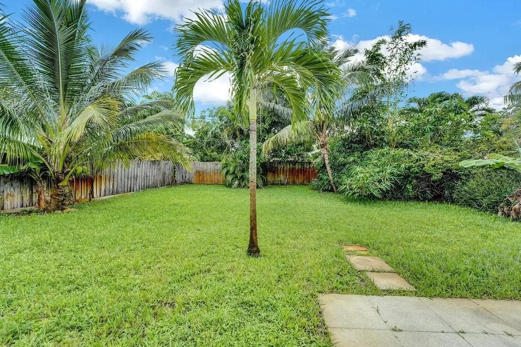 820 NE 17th Street, Fort Lauderdale, FL 33305 — photo 3 of 33