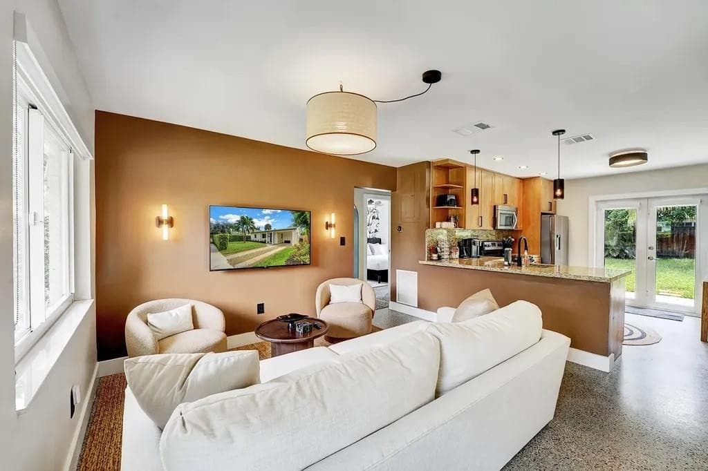820 NE 17th Street, Fort Lauderdale, FL 33305 — photo 10 of 33