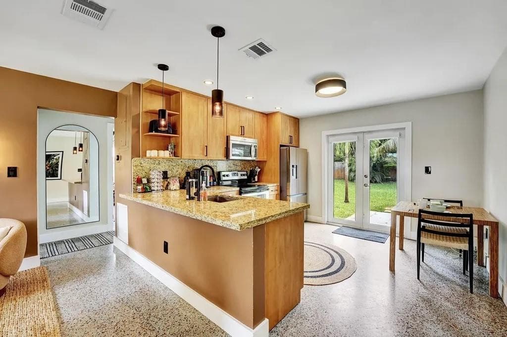 820 NE 17th Street, Fort Lauderdale, FL 33305 — photo 16 of 33