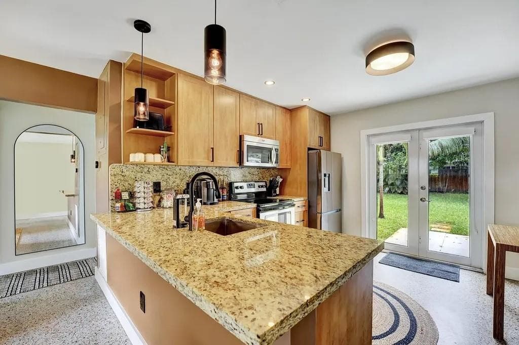 820 NE 17th Street, Fort Lauderdale, FL 33305 — photo 17 of 33
