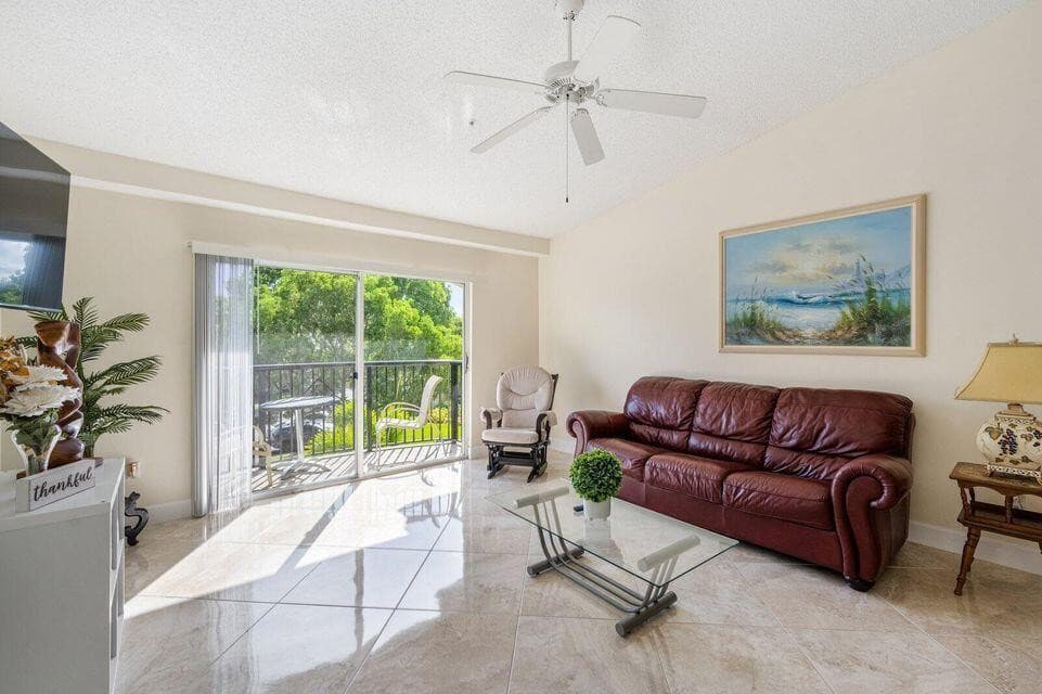 1100 Crestwood Court 1110, Royal Palm Beach, FL 33411 — photo 3 of 24