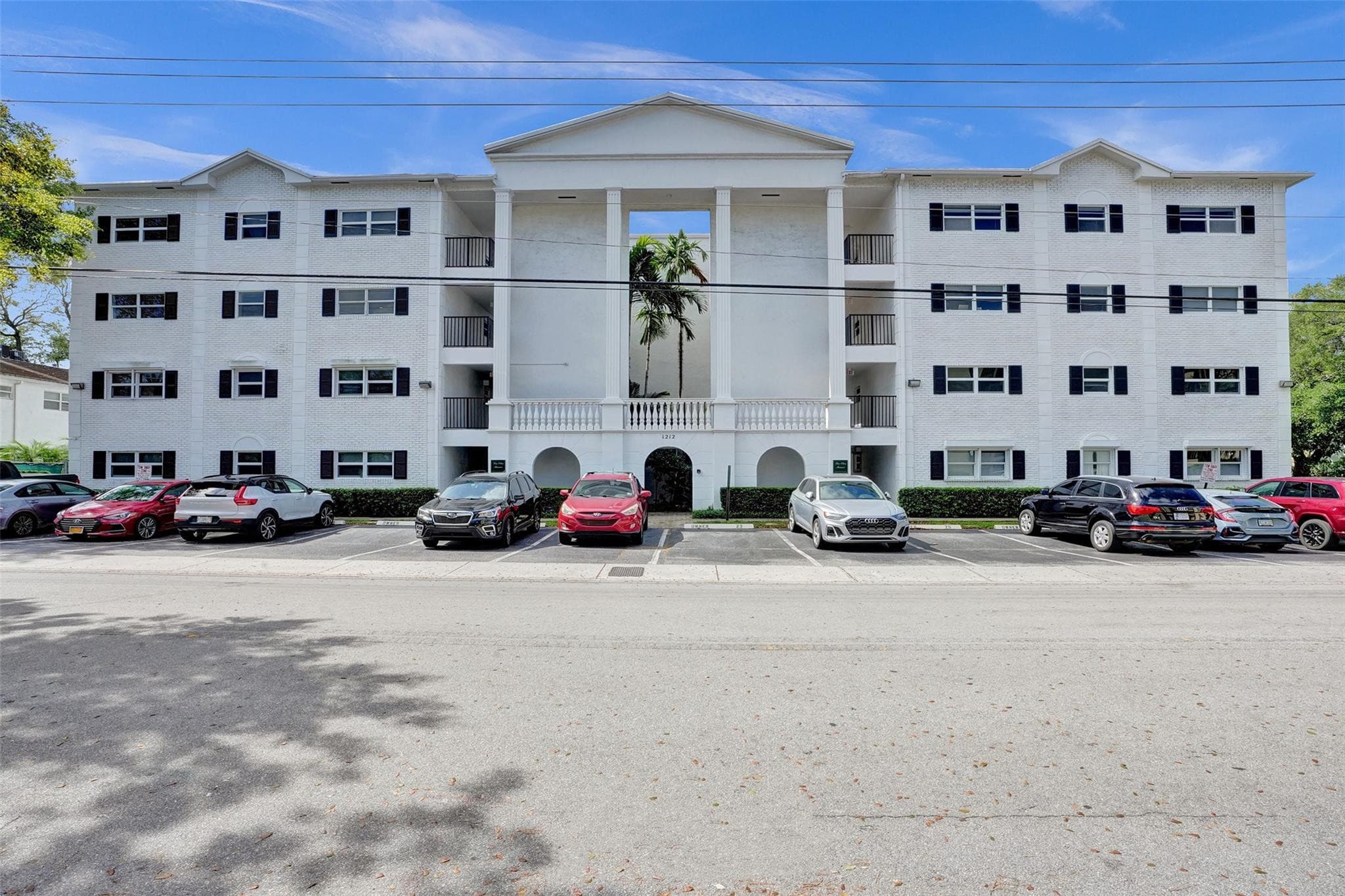 1212 SE 2nd Court 201, Fort Lauderdale, FL 33301 — photo 1 of 33