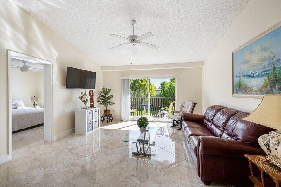 1100 Crestwood Court 1110, Royal Palm Beach, FL 33411 — photo 1 of 24