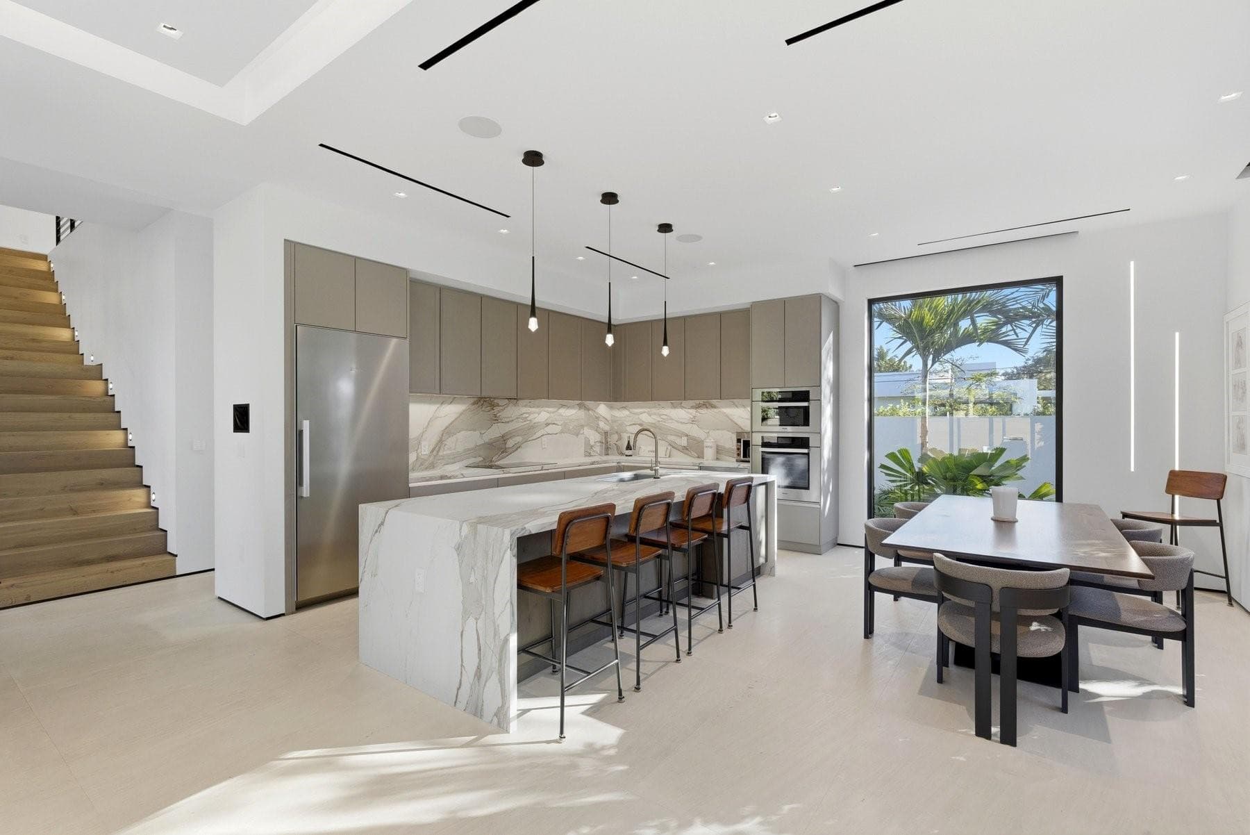 2103 Bayview Drive, Fort Lauderdale, FL 33305 — photo 4 of 63