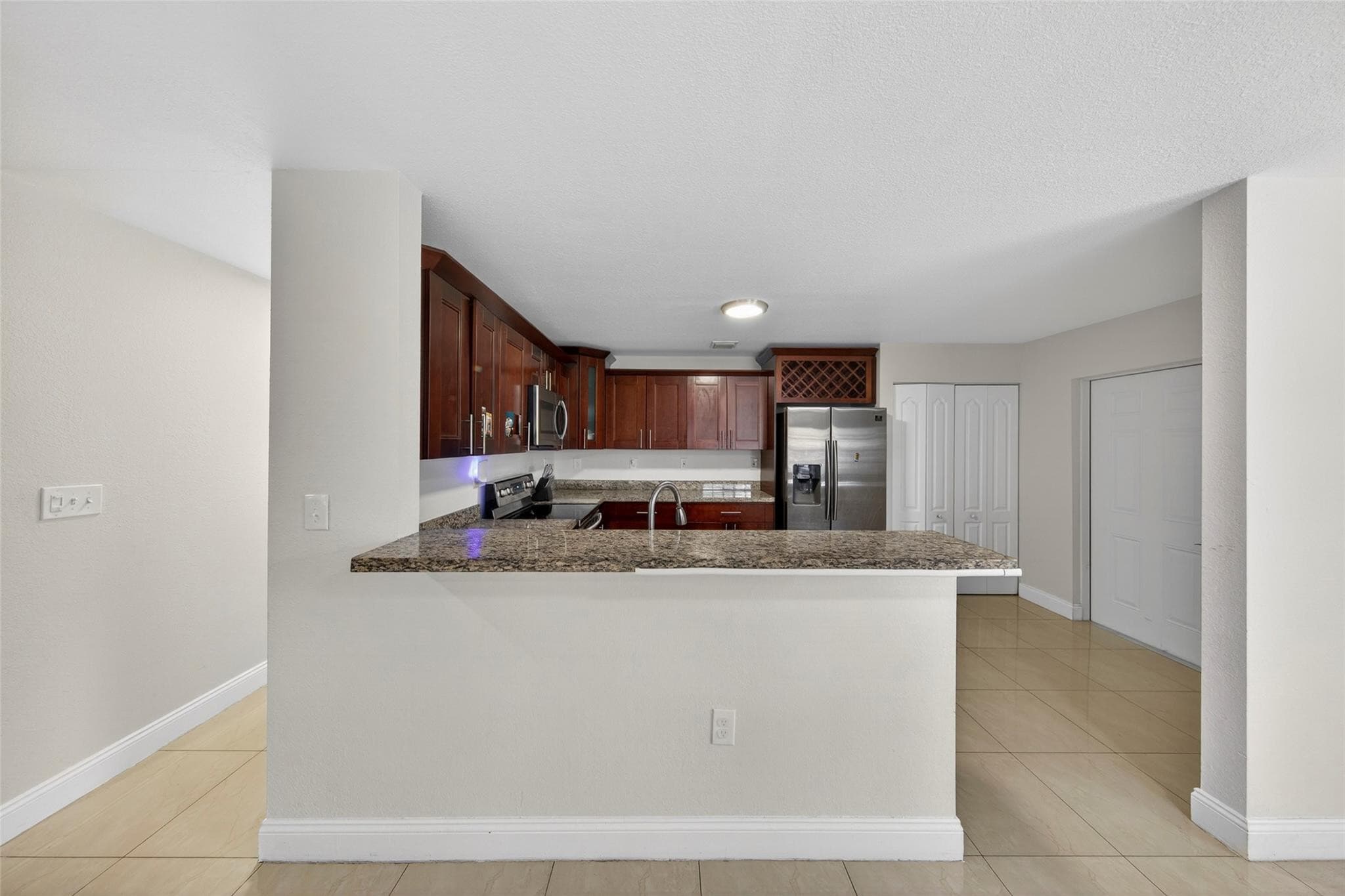 348 NW 40th Court, Oakland Park, FL 33309 — photo 7 of 31
