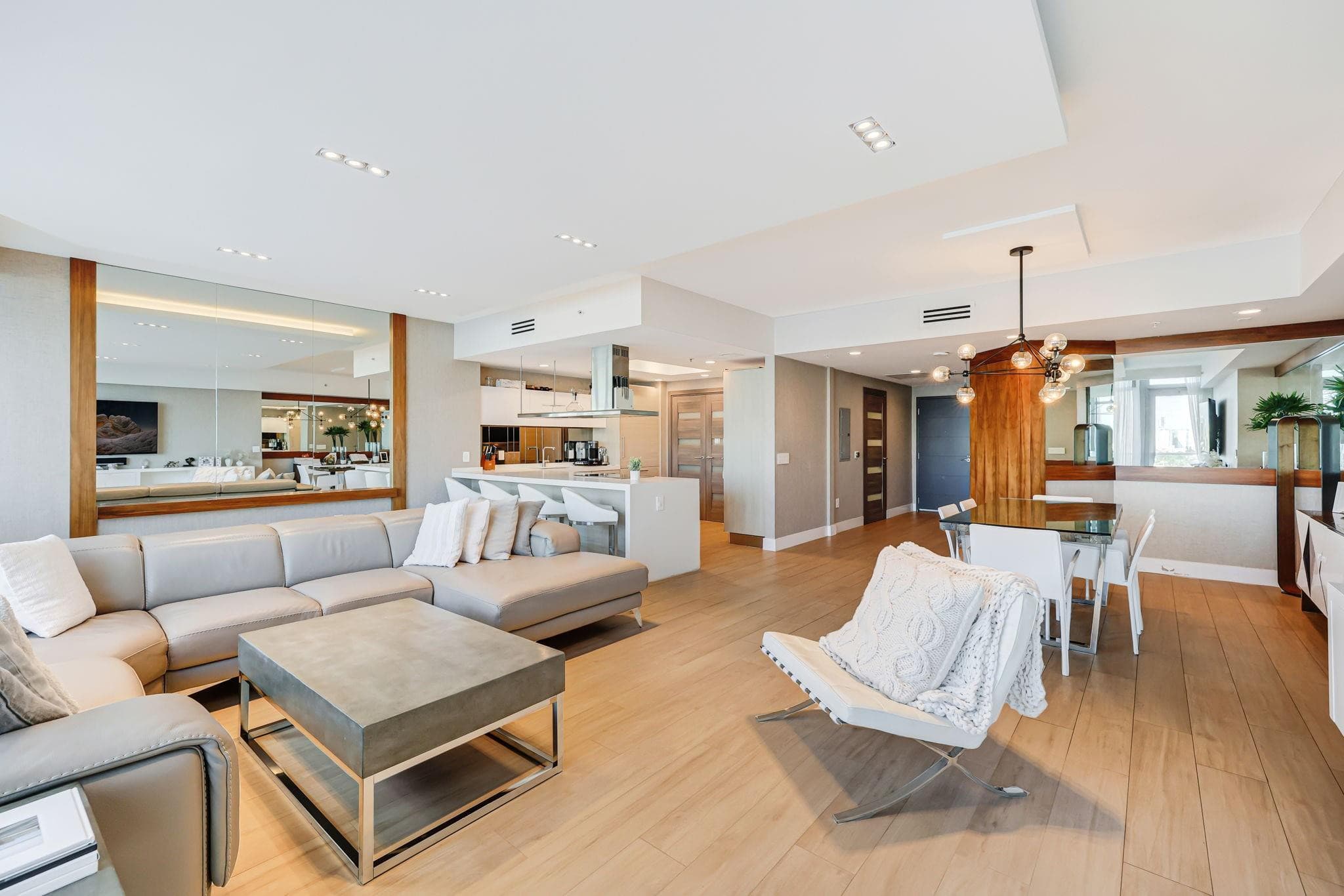 17301 Biscayne Boulevard 1011, North Miami Beach, FL 33160 — photo 4 of 83