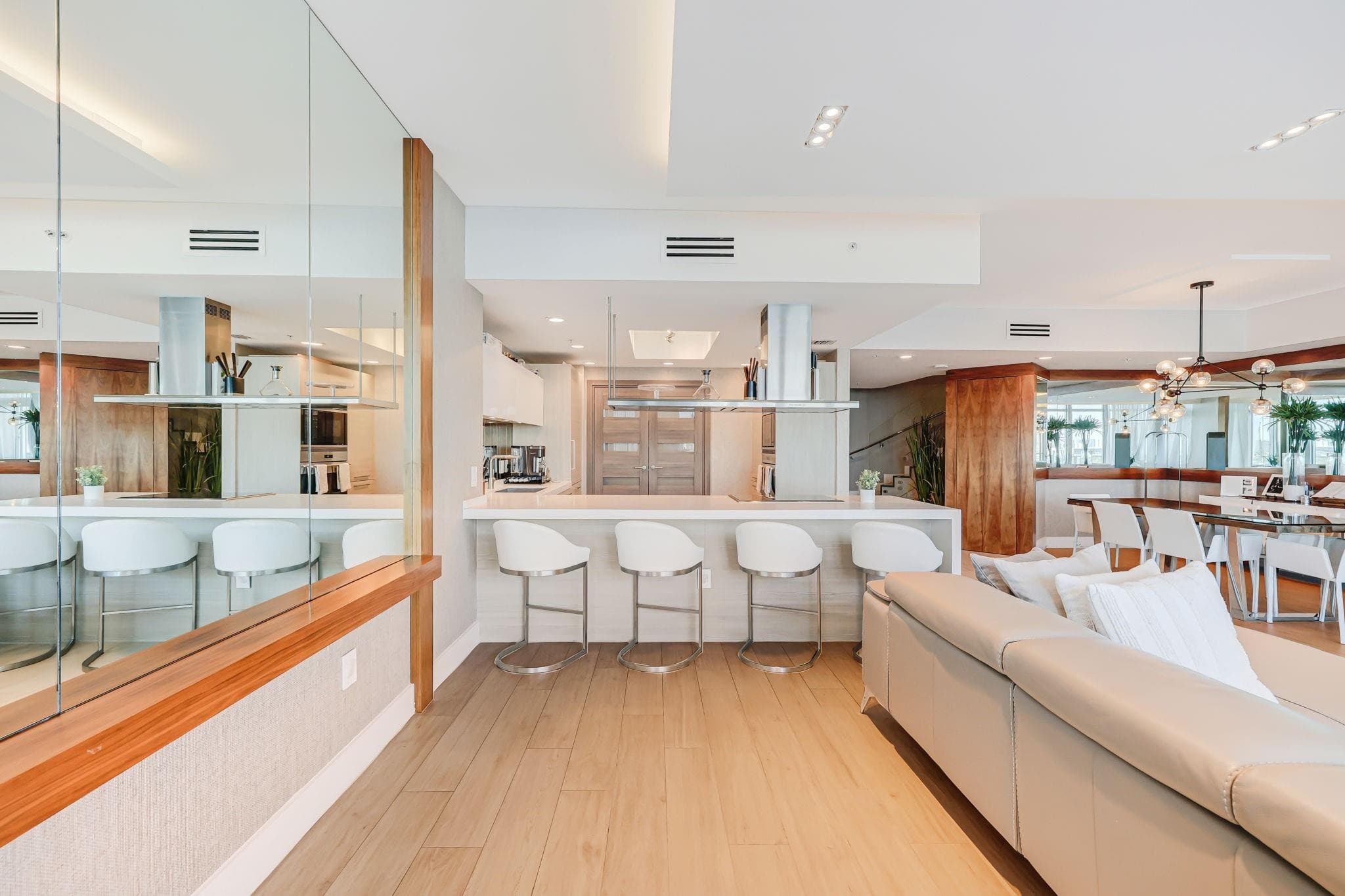 17301 Biscayne Boulevard 1011, North Miami Beach, FL 33160 — photo 16 of 83