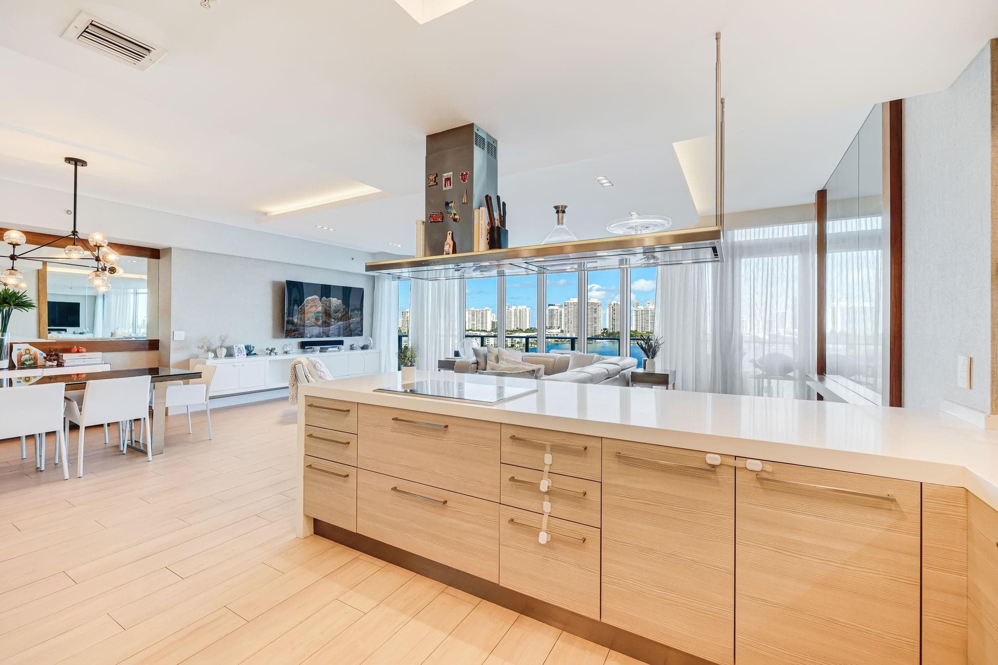 17301 Biscayne Boulevard 1011, North Miami Beach, FL 33160 — photo 18 of 83
