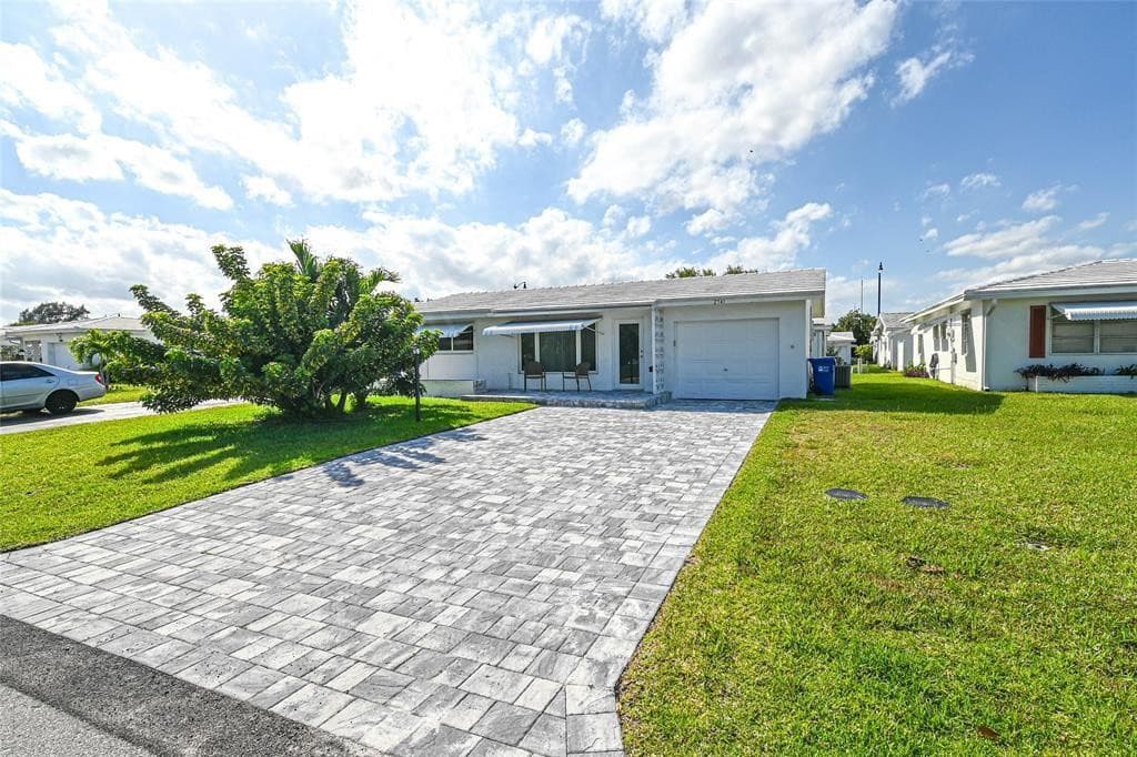 2741 W Golf Boulevard, Pompano Beach, FL 33064 — photo 13 of 15