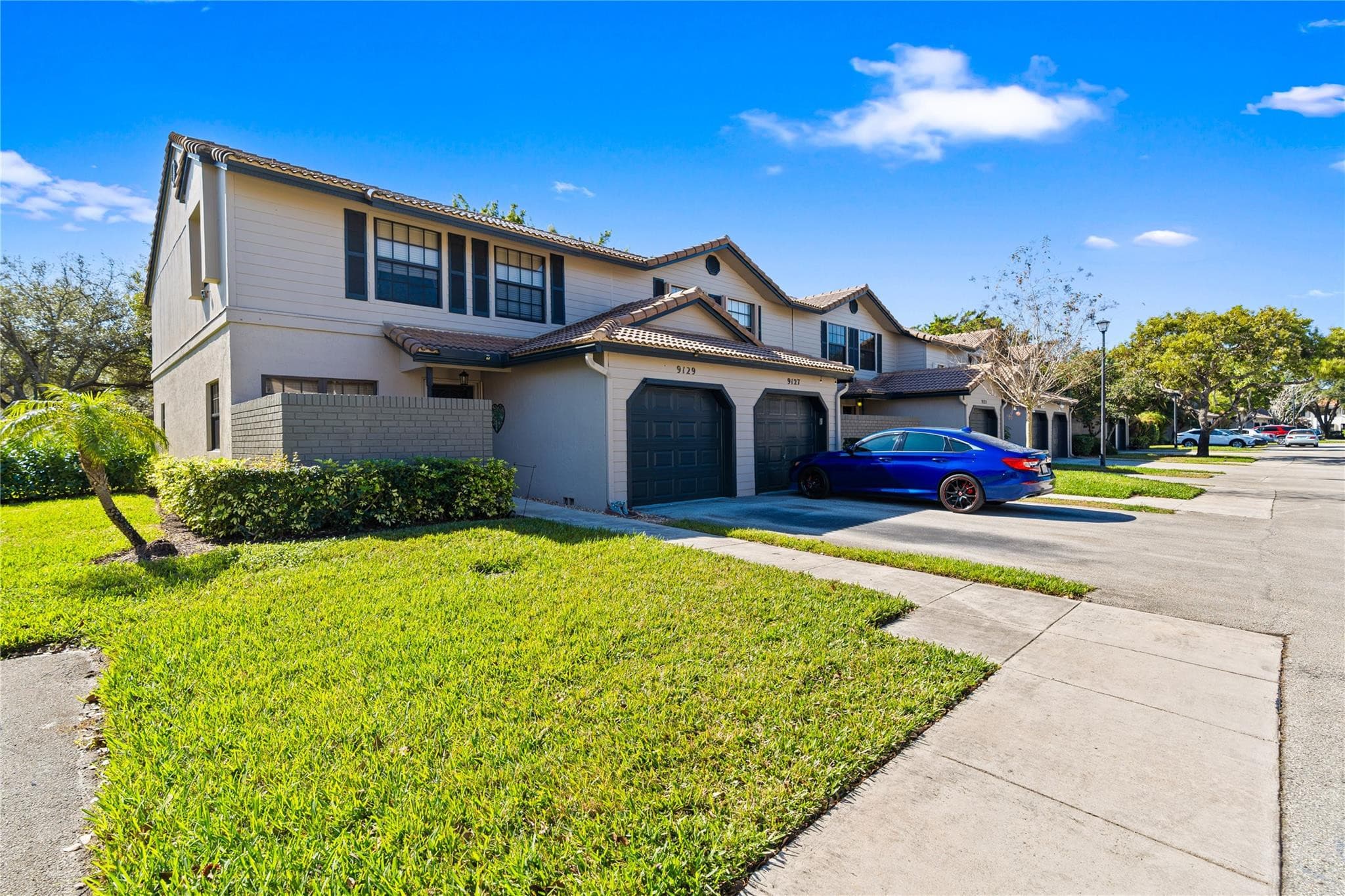 9129 N Vineyard Lake Drive 9129, Plantation, FL 33324 — photo 1 of 44