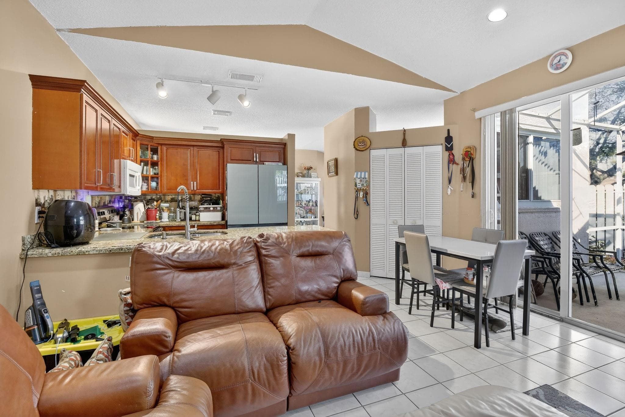 226 NW 75th Way, Plantation, FL 33317 — photo 15 of 43