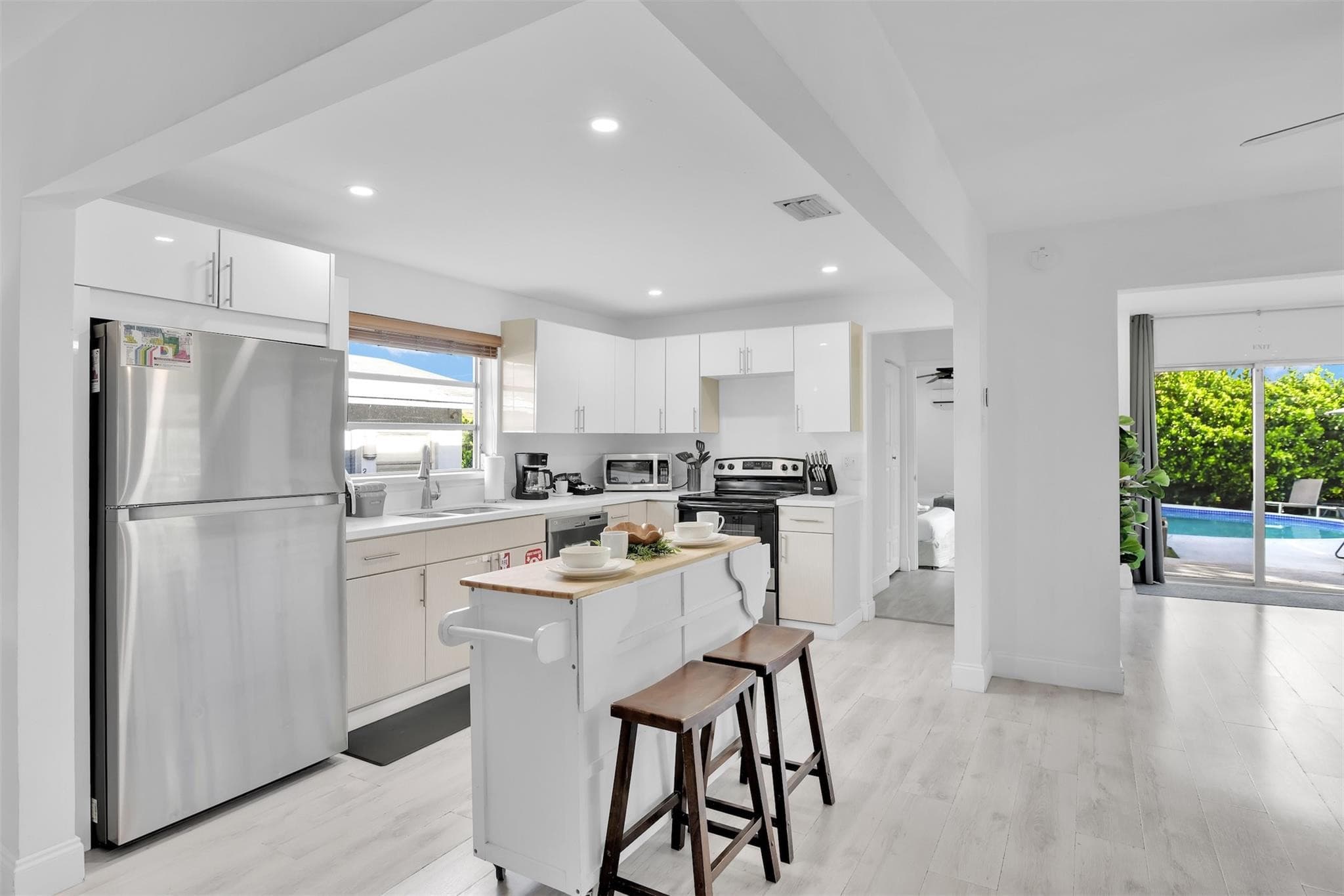 214 SE 6th Street, Dania Beach, FL 33004 — photo 13 of 27