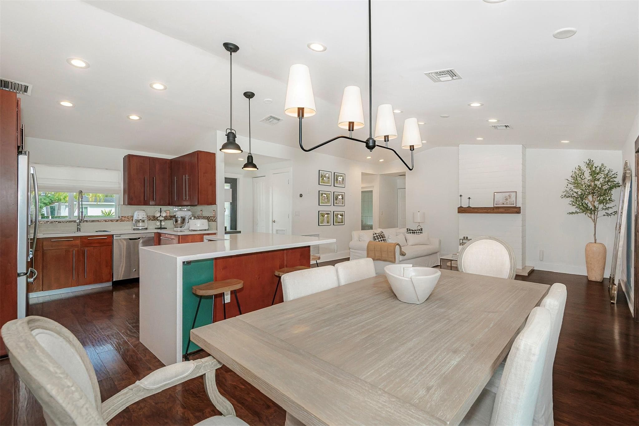 Single Family Residence in Miami — photo 6 of 22