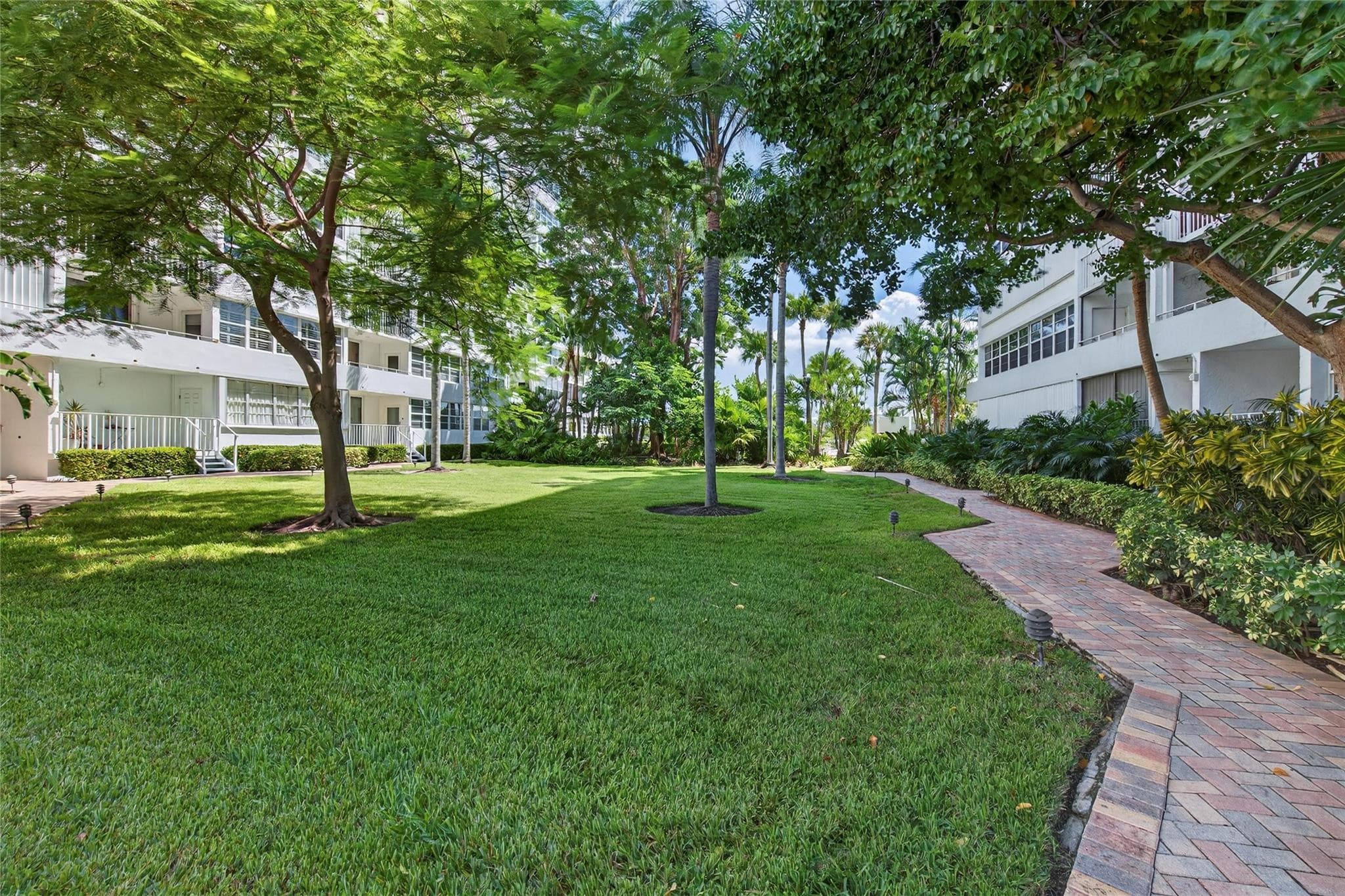 1160 N Federal Highway 522, Fort Lauderdale, FL 33304 — photo 27 of 51