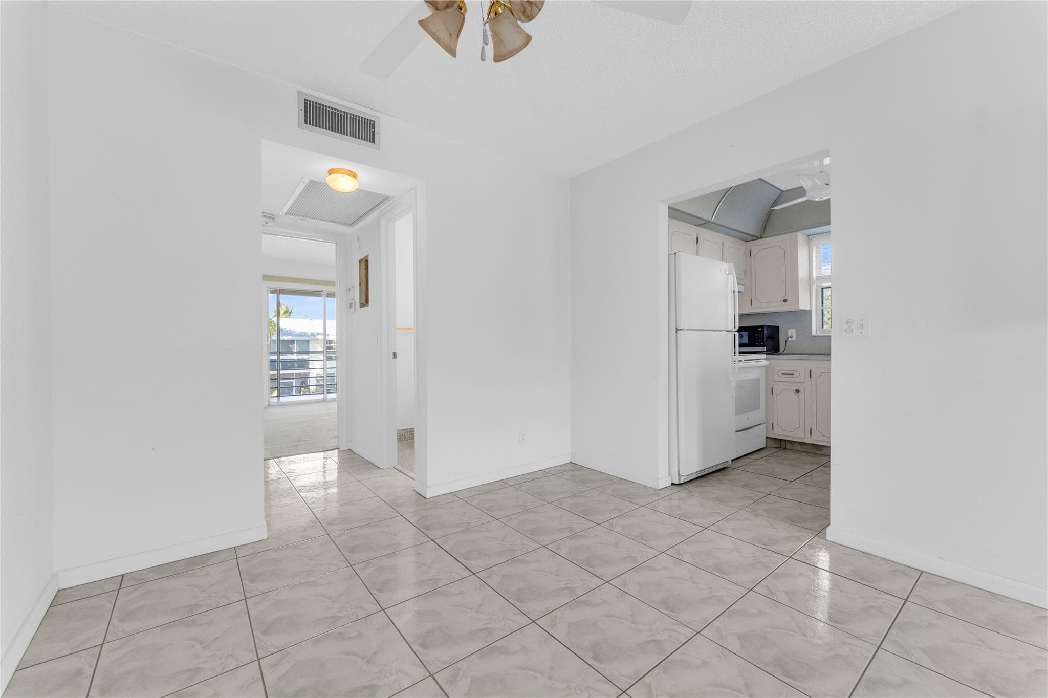 176 Westbury J 176, Deerfield Beach, FL 33442 — photo 18 of 31