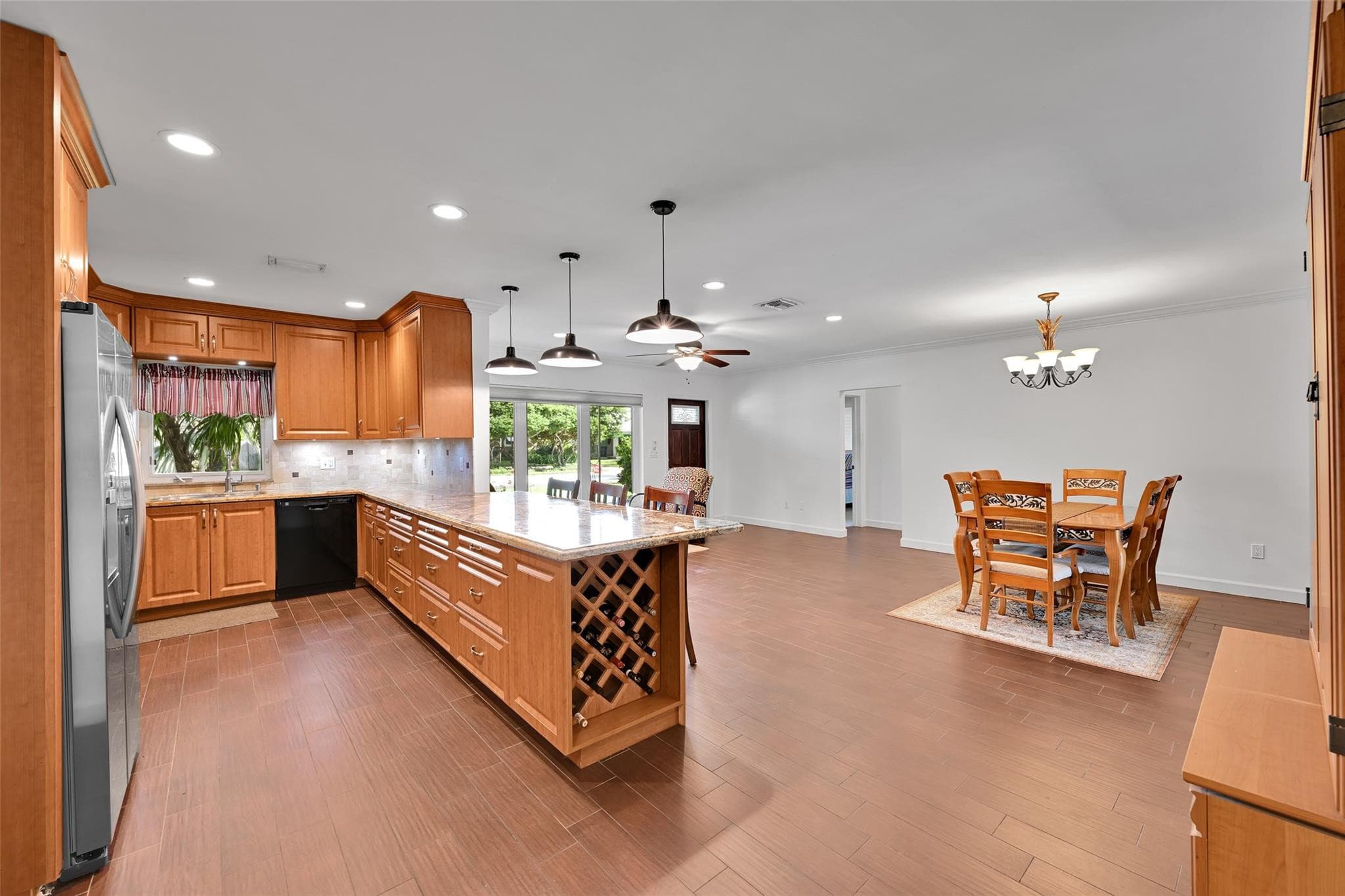 4401 NE 18th Avenue, Oakland Park, FL 33334 — photo 16 of 47
