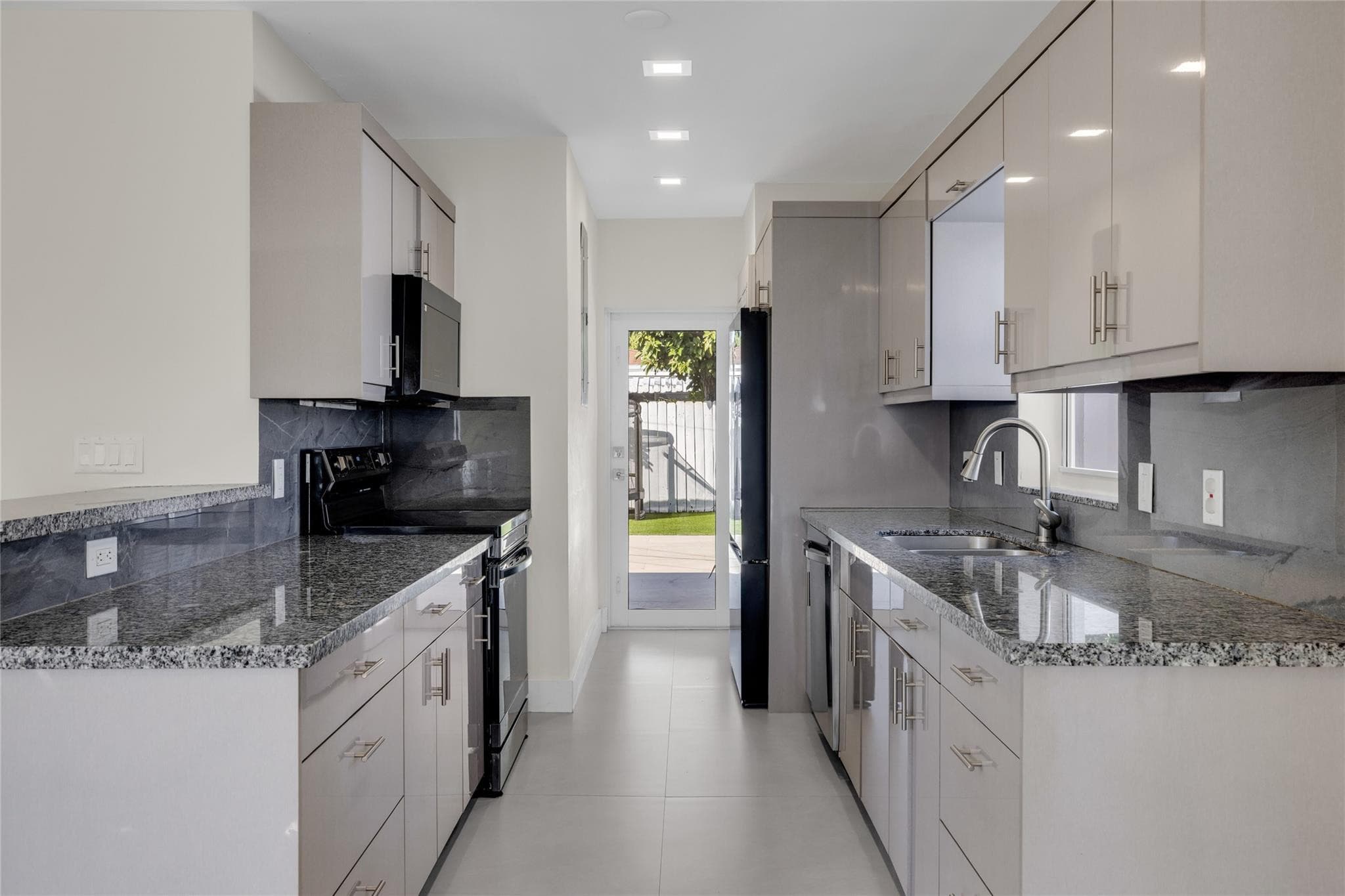 18340 NE 20th Court, North Miami Beach, FL 33179 — photo 14 of 34