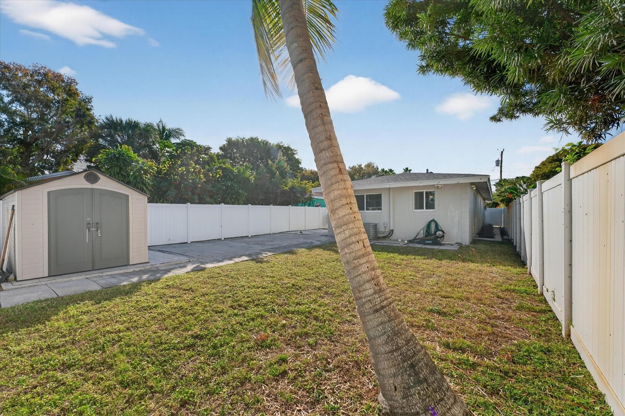 883 NE 33rd Street, Oakland Park, FL 33334 — photo 27 of 28