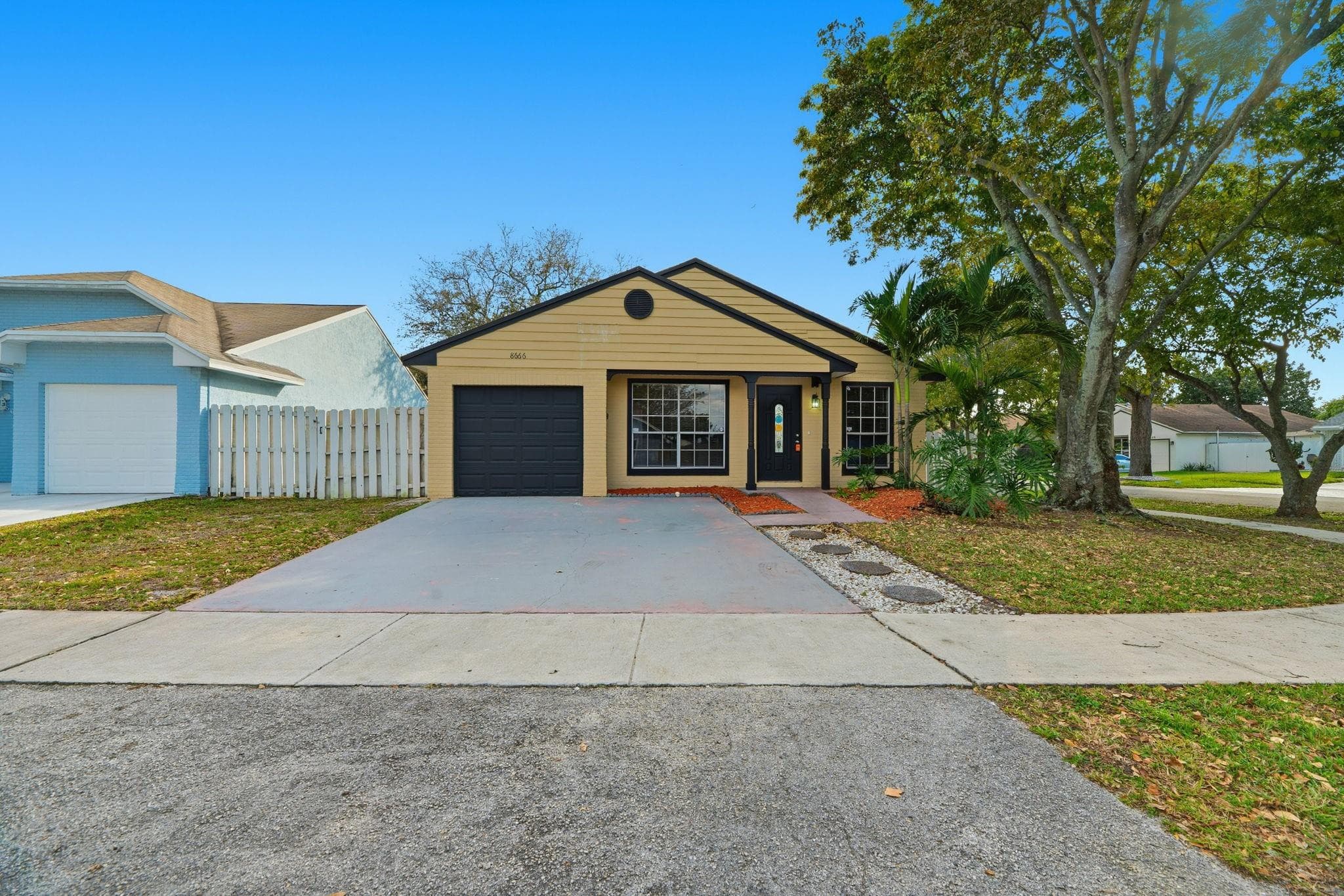 8666 SW 14th Street, Pembroke Pines, FL 33025 — photo 1 of 29