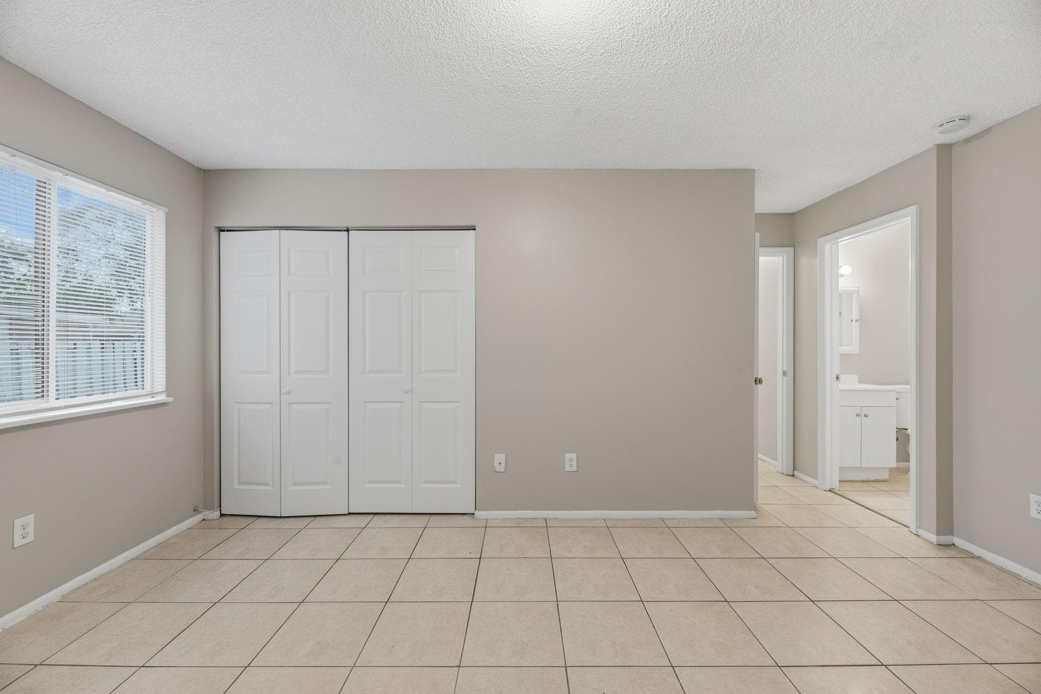 8666 SW 14th Street, Pembroke Pines, FL 33025 — photo 14 of 29