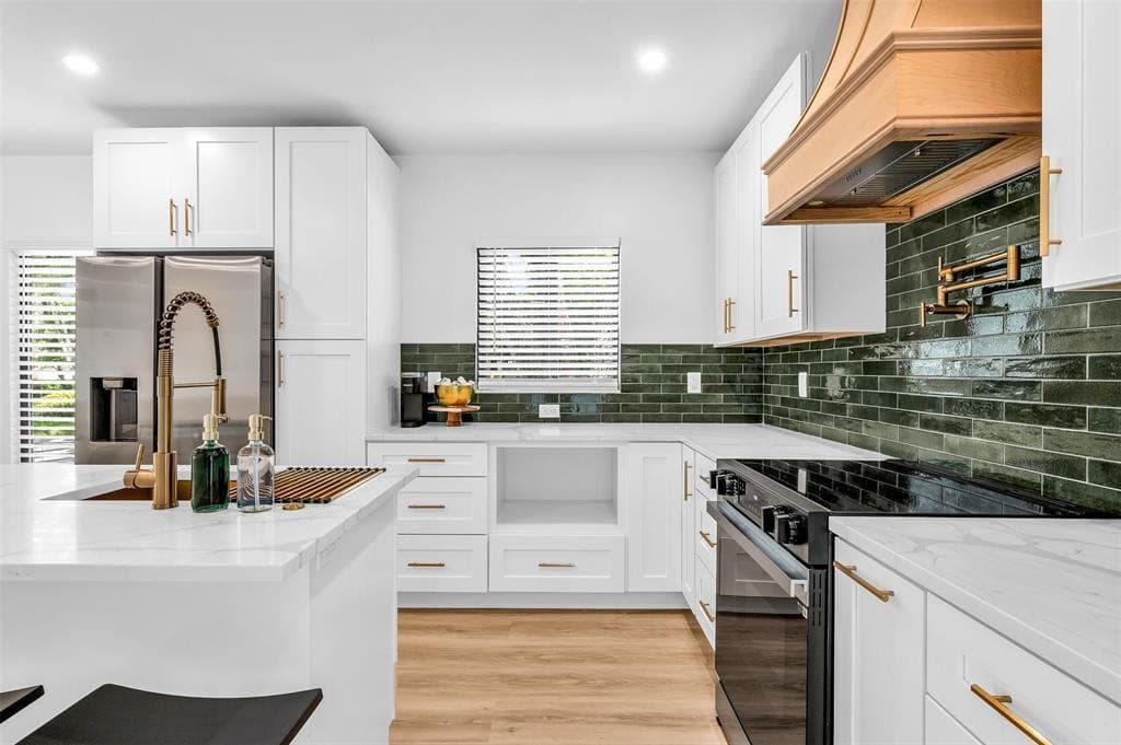 648 NE 16th Terrace, Fort Lauderdale, FL 33304 — photo 11 of 33