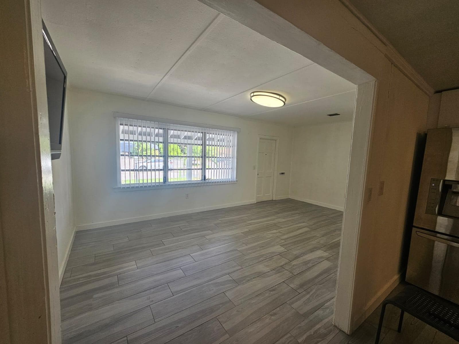 3500 NW 12th Street, Miami, FL 33125 — photo 6 of 37