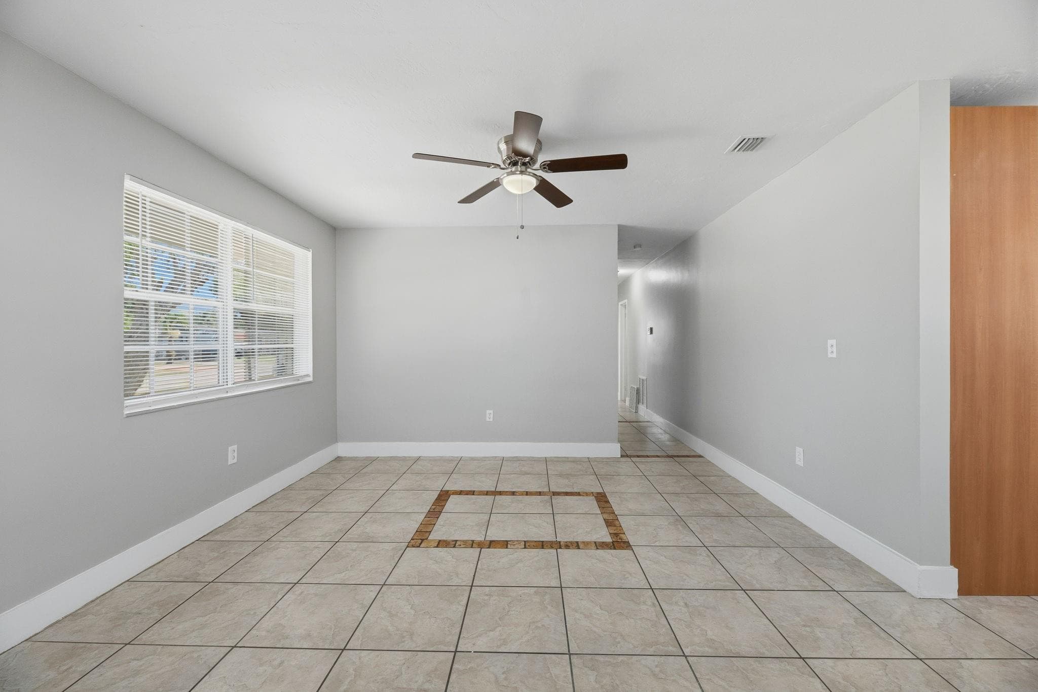 1000 N 71st Avenue, Hollywood, FL 33024 — photo 11 of 32