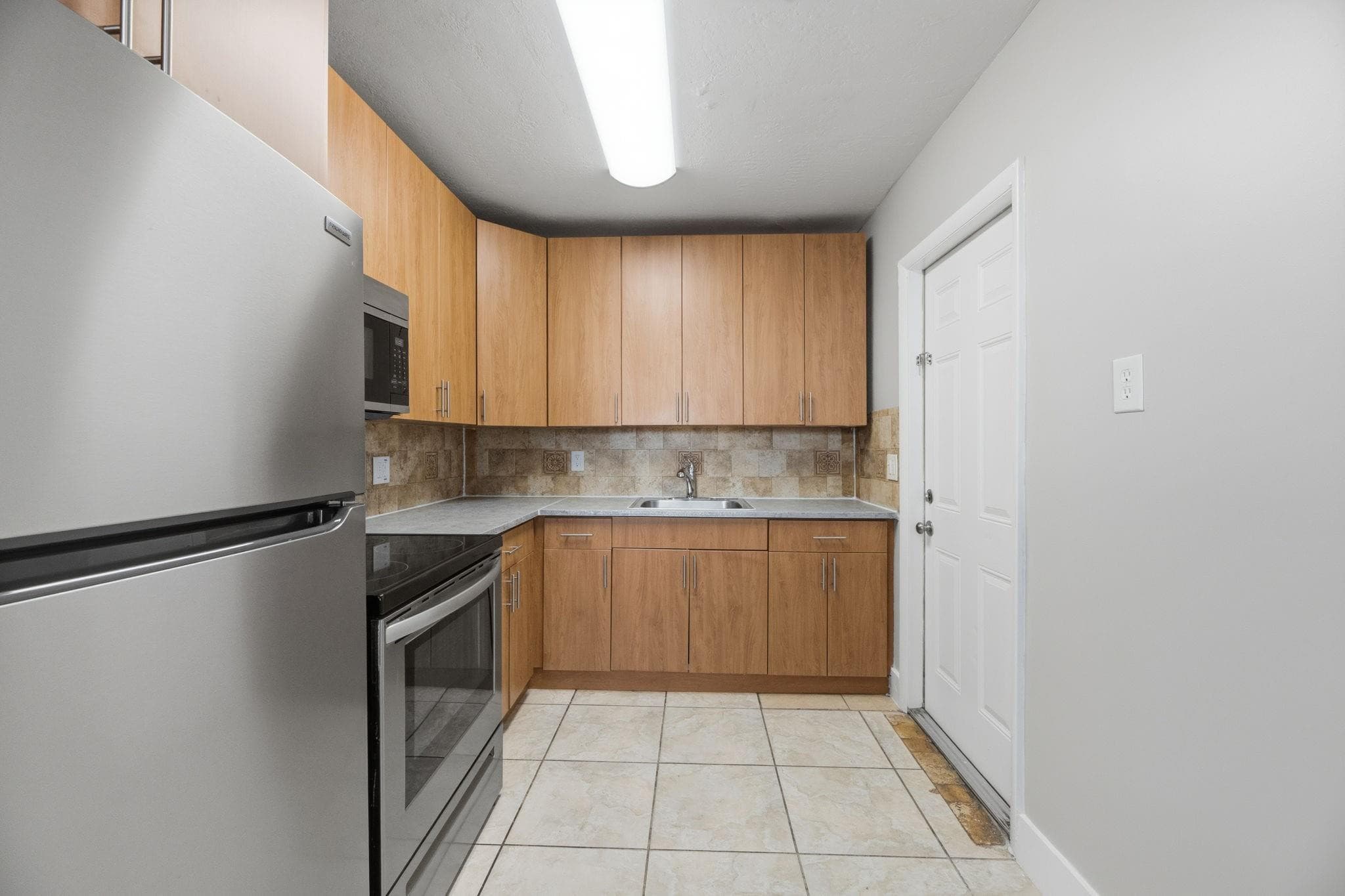 1000 N 71st Avenue, Hollywood, FL 33024 — photo 14 of 32