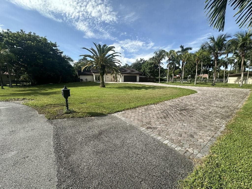 11460 SW 1st Court, Plantation, FL 33325 — photo 4 of 15