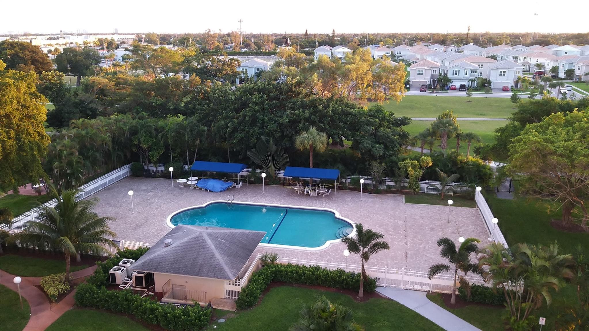 4400 Hillcrest Drive 404, Hollywood, FL 33021 — photo 33 of 47