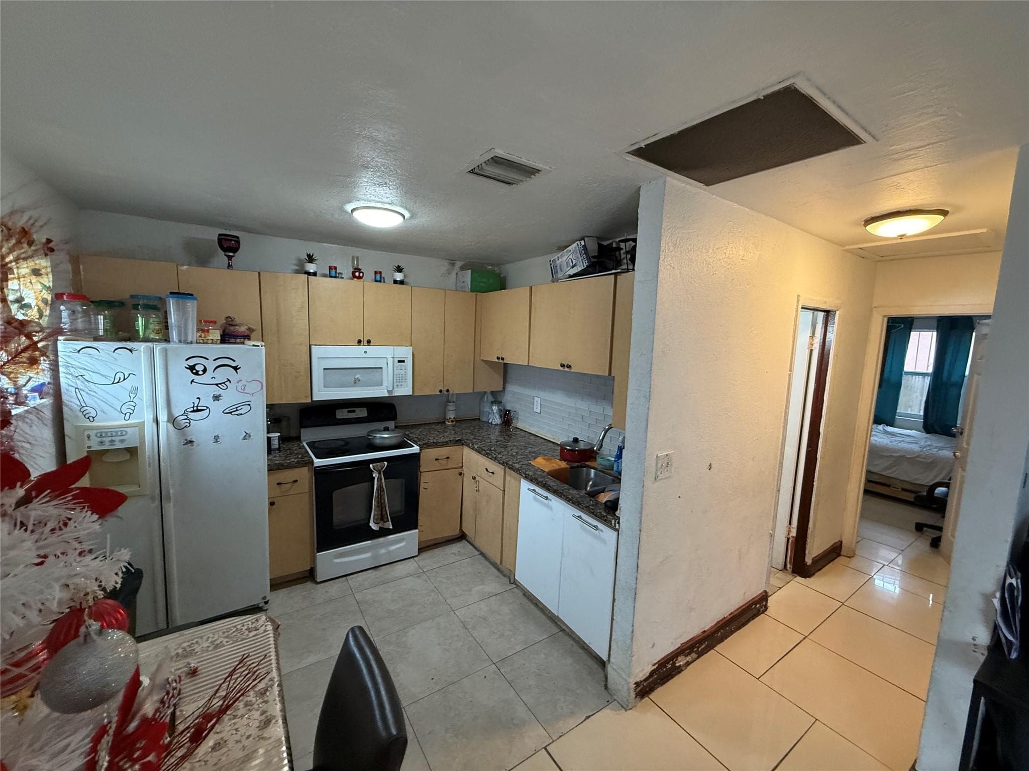 1028 NW 24th Street, Miami, FL 33127 — photo 13 of 24