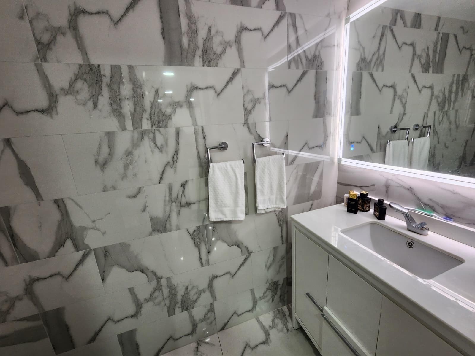 2500 Parkview Drive 403, Hallandale Beach, FL 33009 — photo 19 of 33