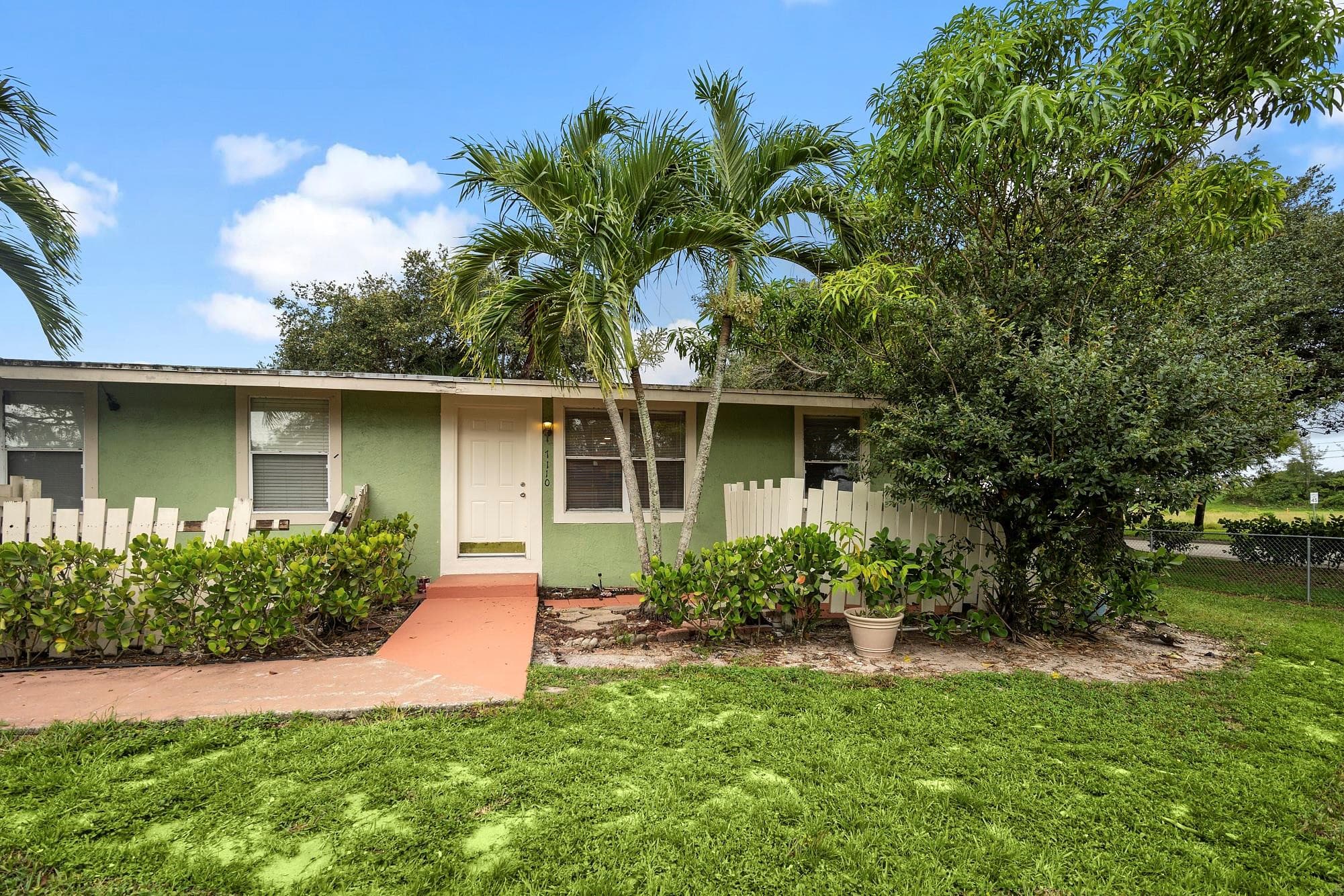 7110 Southgate Boulevard, Tamarac, FL 33321 — photo 2 of 18