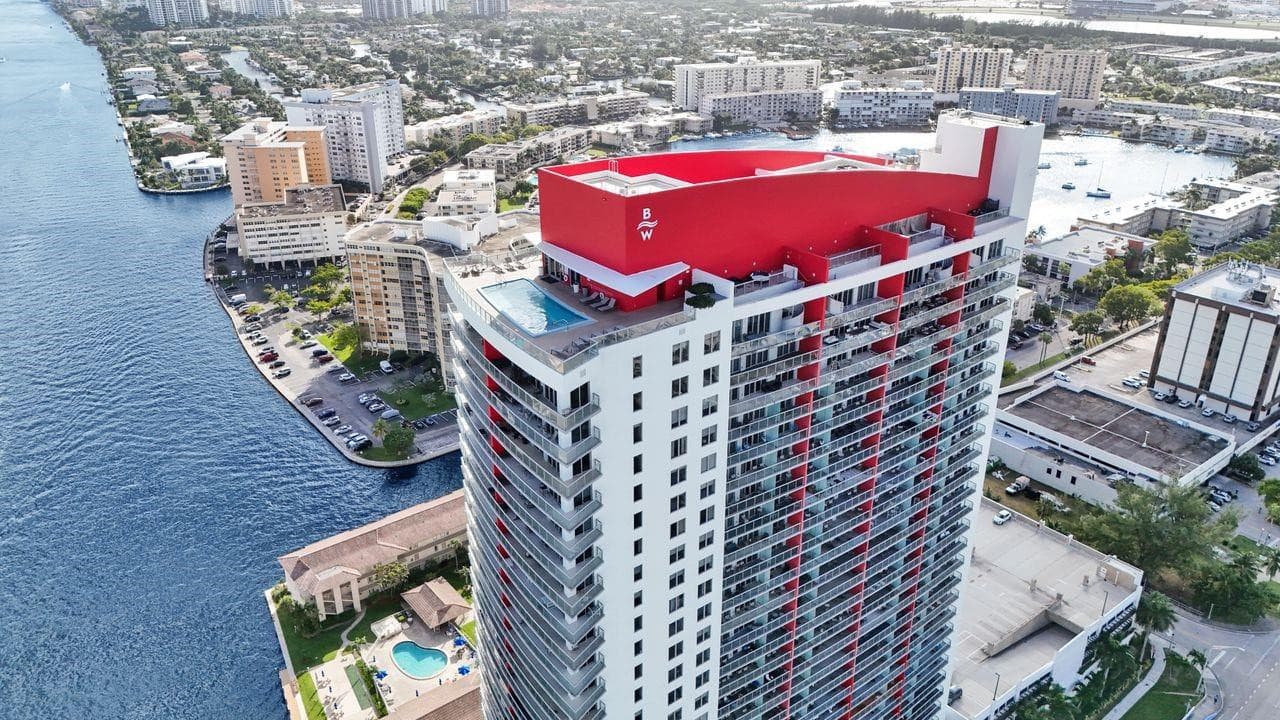 2600 E Hallandale Beach Boulevard T3210, Hallandale Beach, FL 33009 — photo 1 of 36
