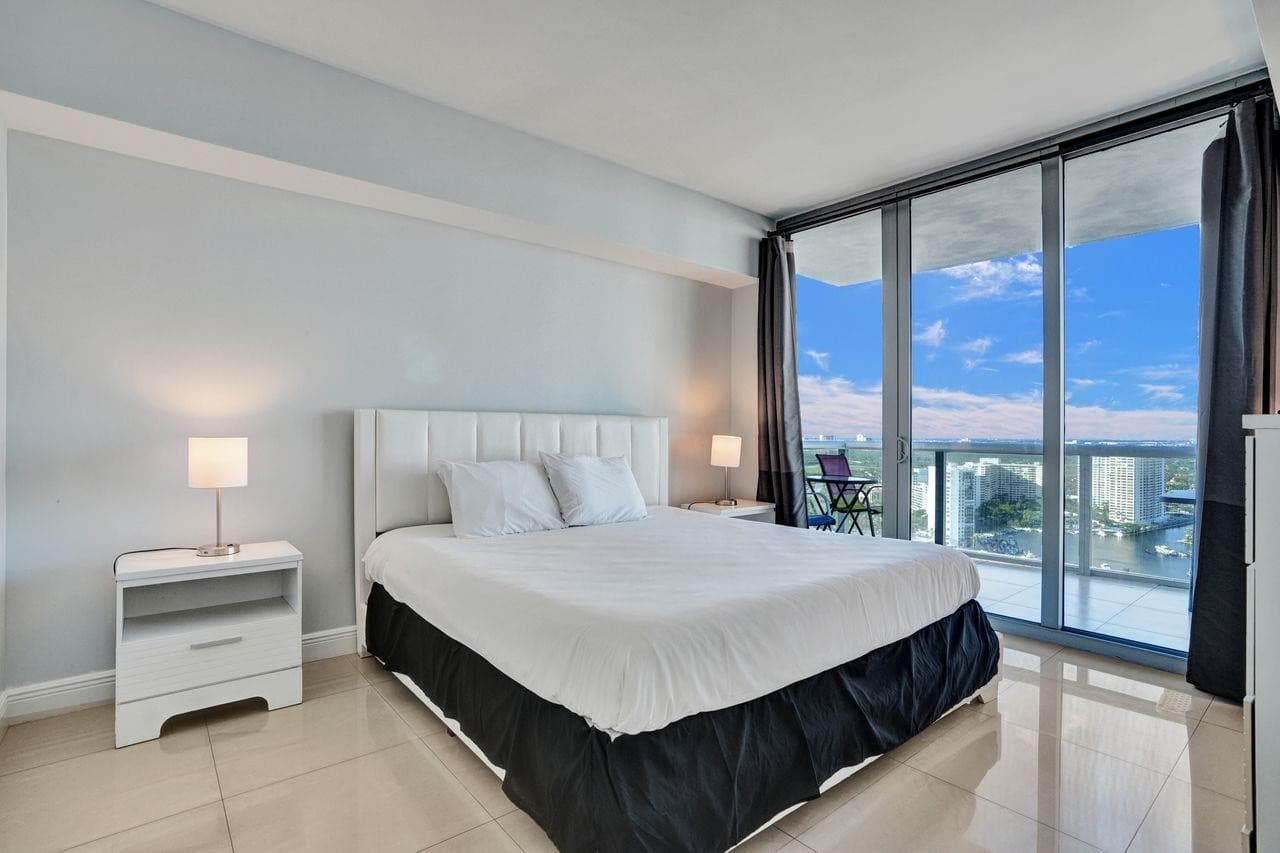2600 E Hallandale Beach Boulevard T3210, Hallandale Beach, FL 33009 — photo 5 of 36