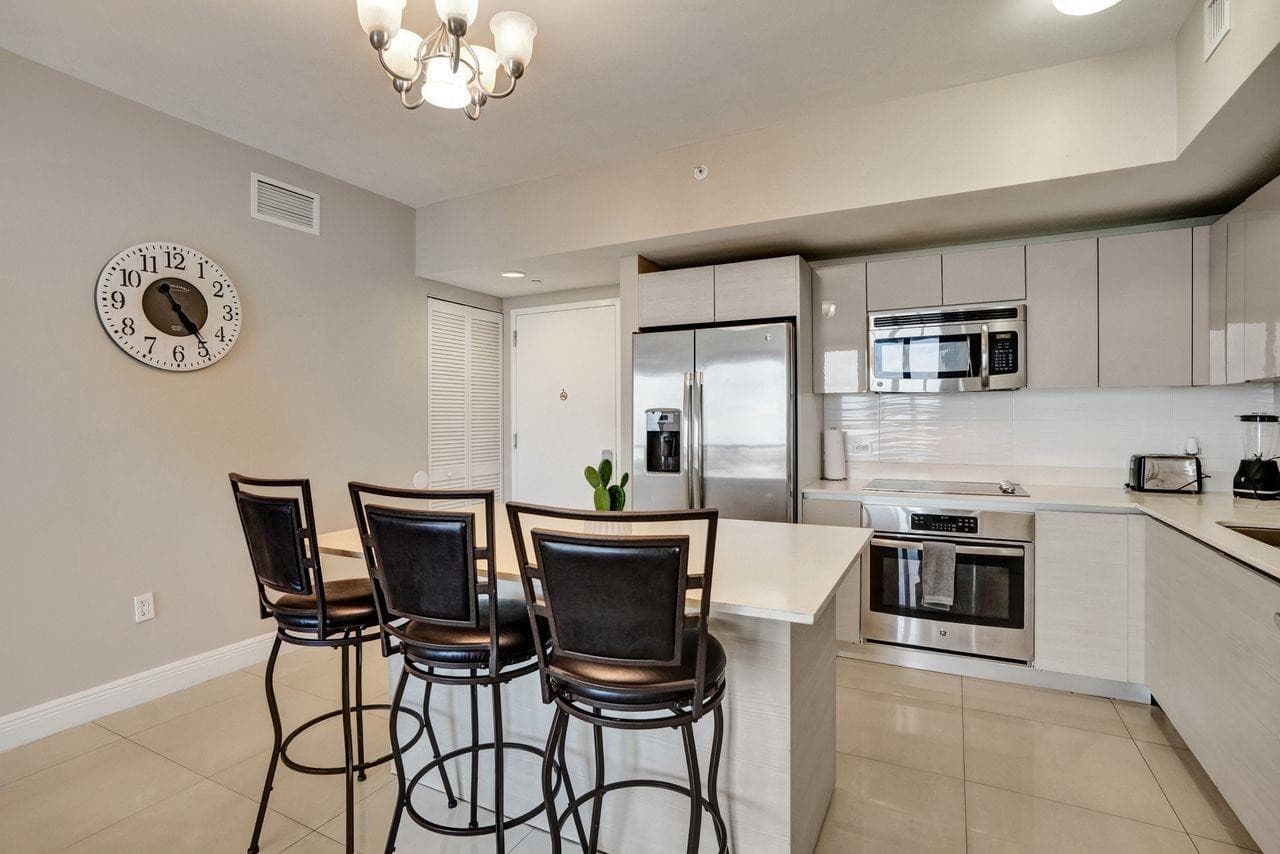 2600 E Hallandale Beach Boulevard T3210, Hallandale Beach, FL 33009 — photo 8 of 36