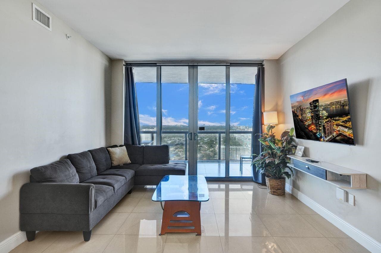 2600 E Hallandale Beach Boulevard T3210, Hallandale Beach, FL 33009 — photo 10 of 36