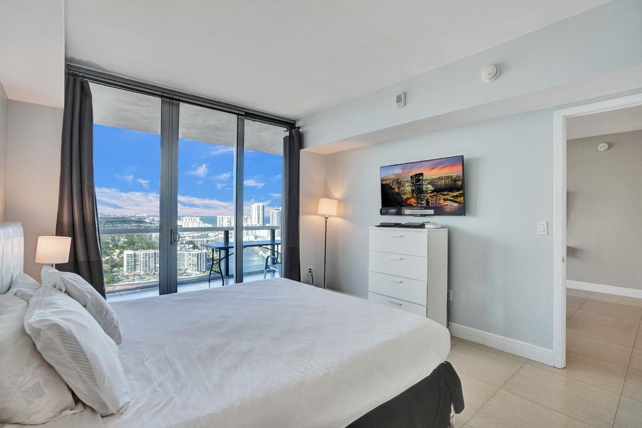 2600 E Hallandale Beach Boulevard T3210, Hallandale Beach, FL 33009 — photo 12 of 36