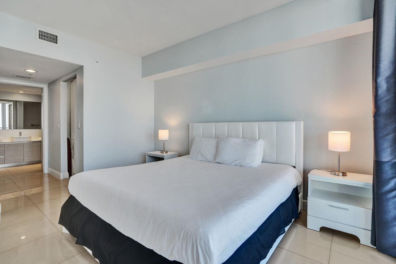 2600 E Hallandale Beach Boulevard T3210, Hallandale Beach, FL 33009 — photo 13 of 36