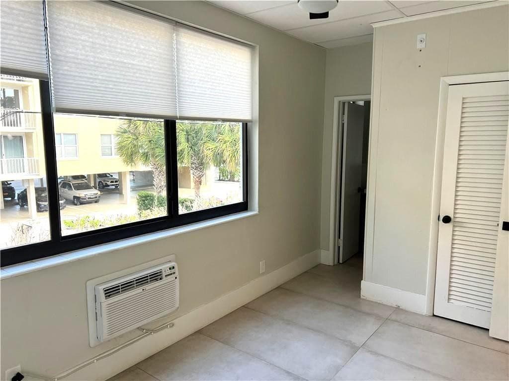 1541 Cordova Road 205, Fort Lauderdale, FL 33316 — photo 4 of 7